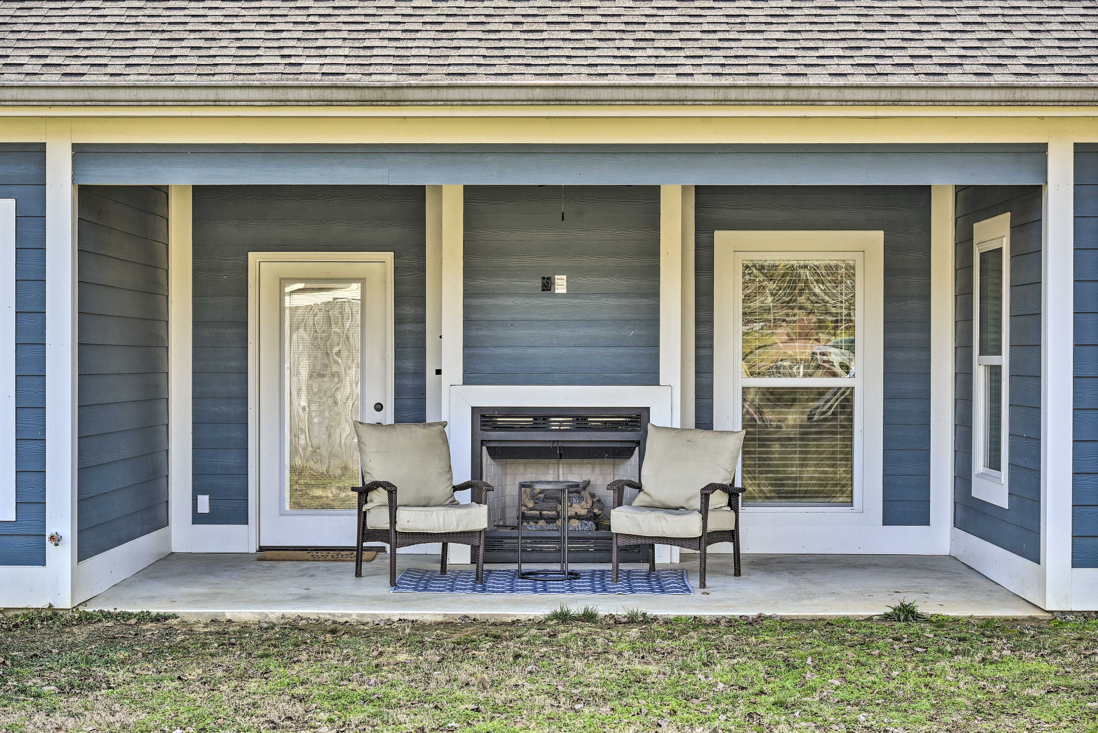 Back Patio | Gas Fireplace