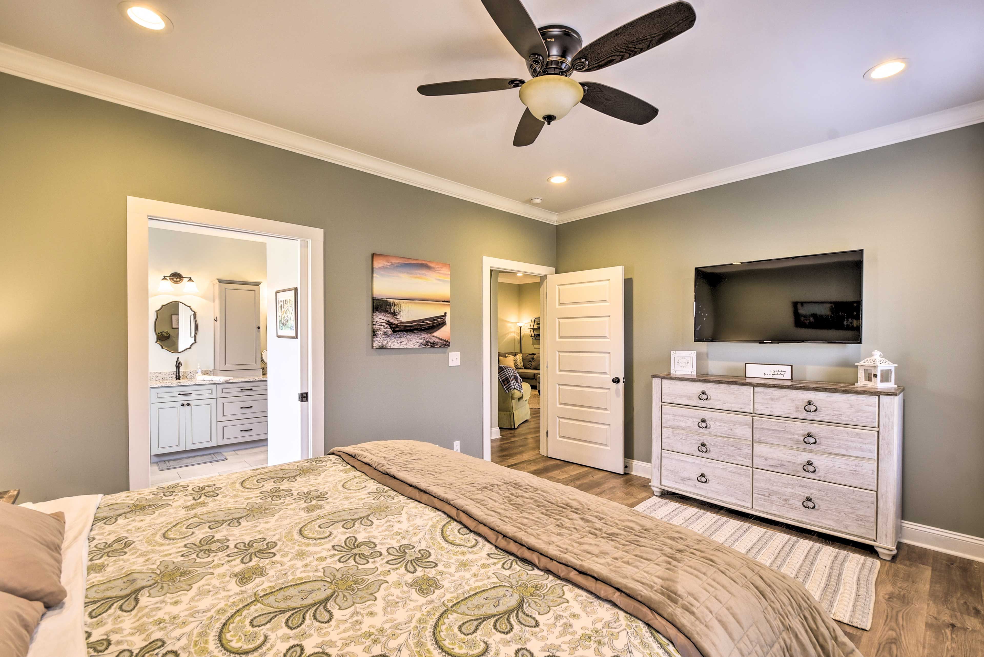 Bedroom 1 | Smart TV | Linens Provided