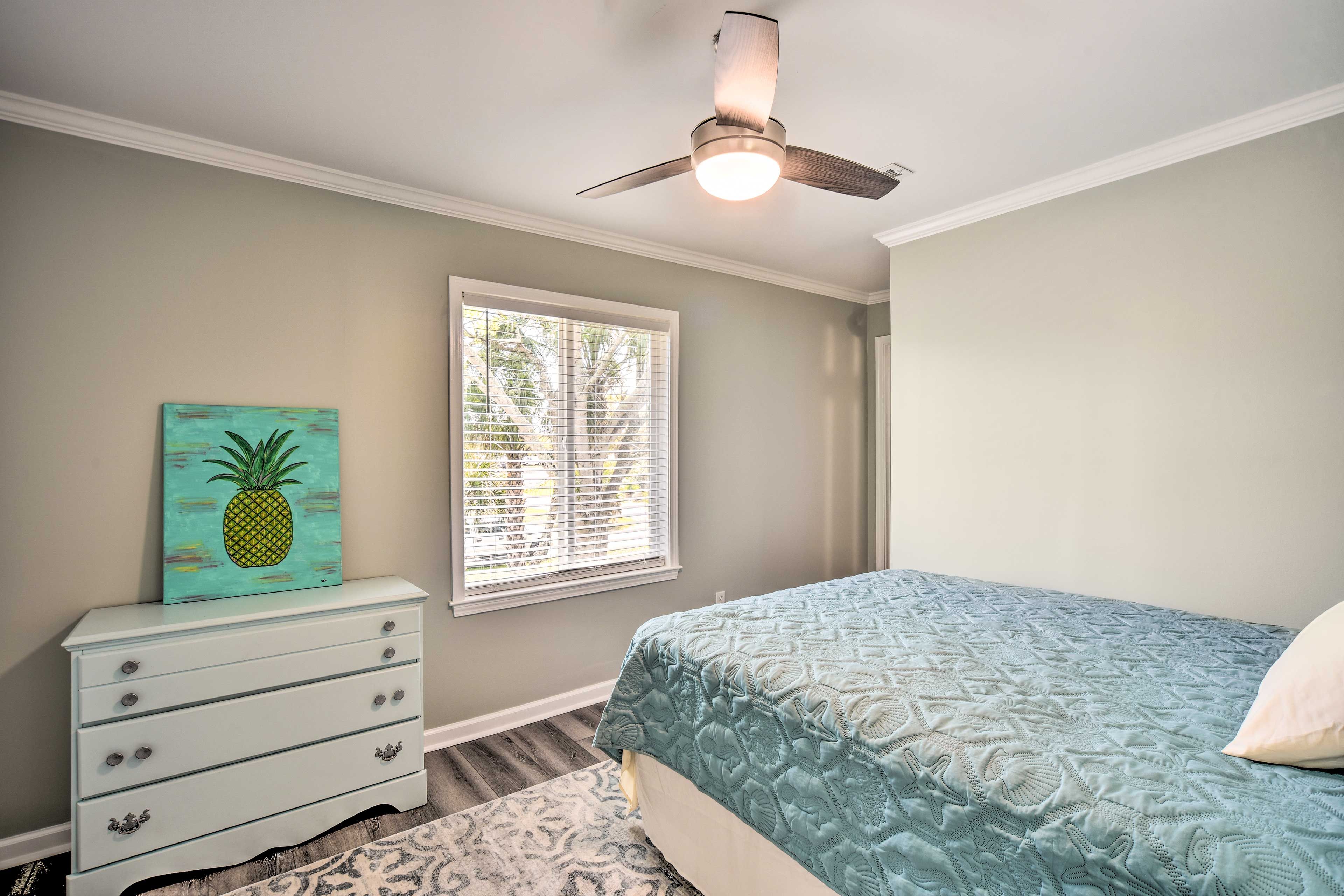 Bedroom 2 | Queen Bed
