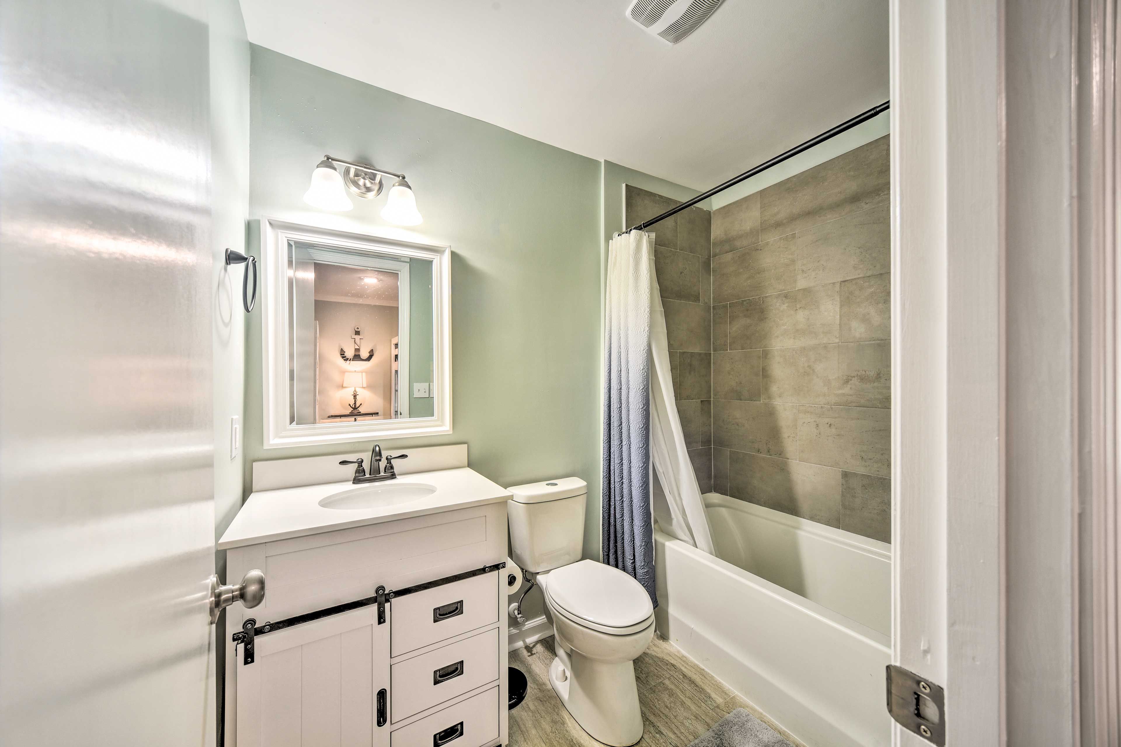 En-Suite Bathroom