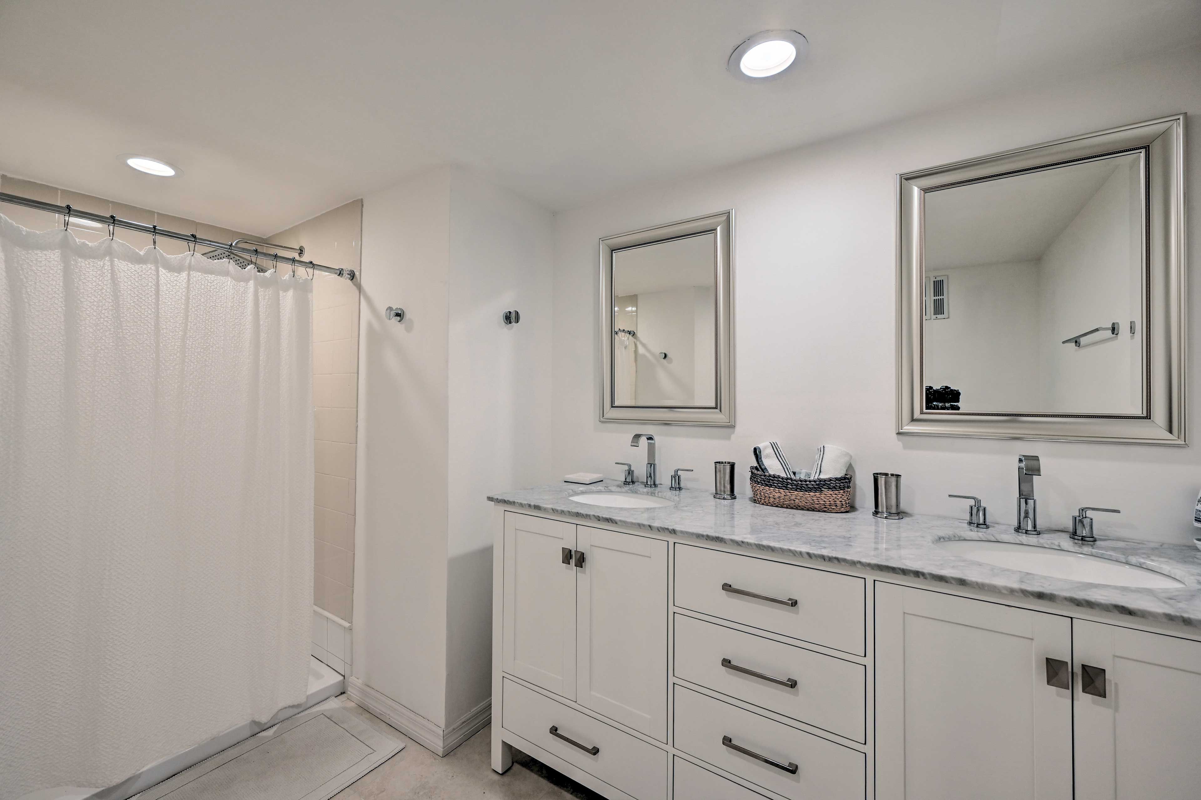 Full En-Suite Bathroom