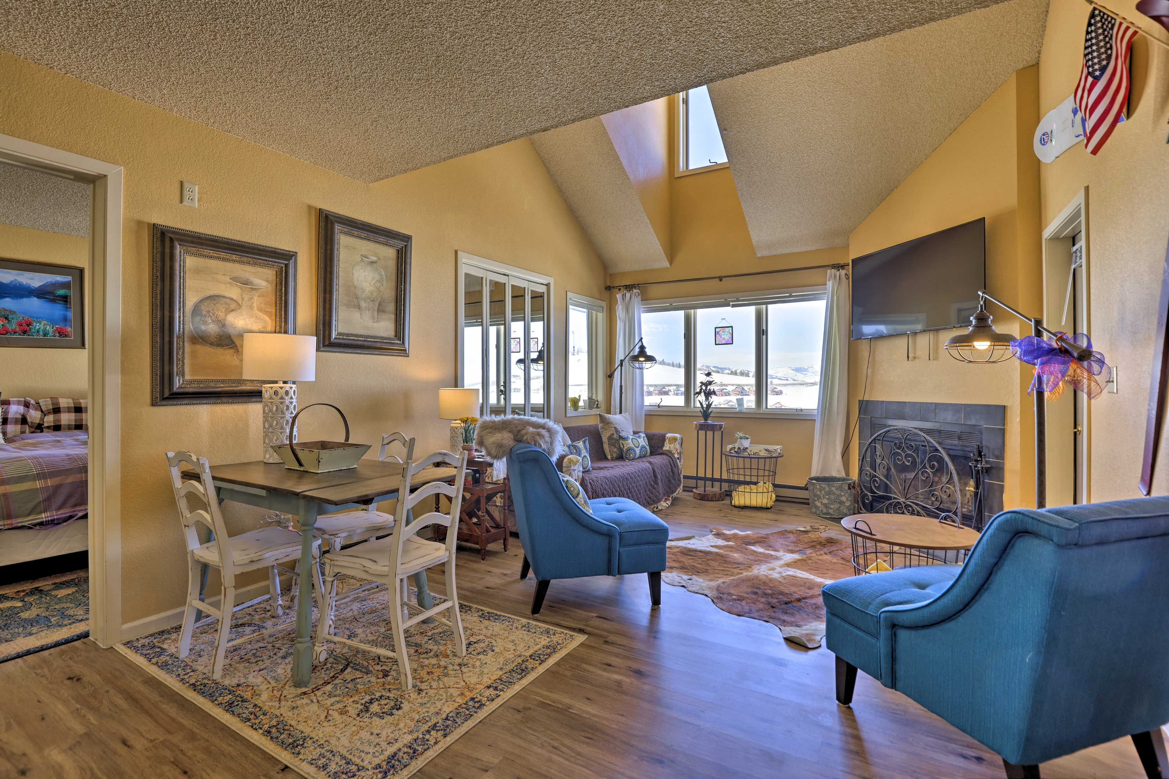 Living Room | Smart TV