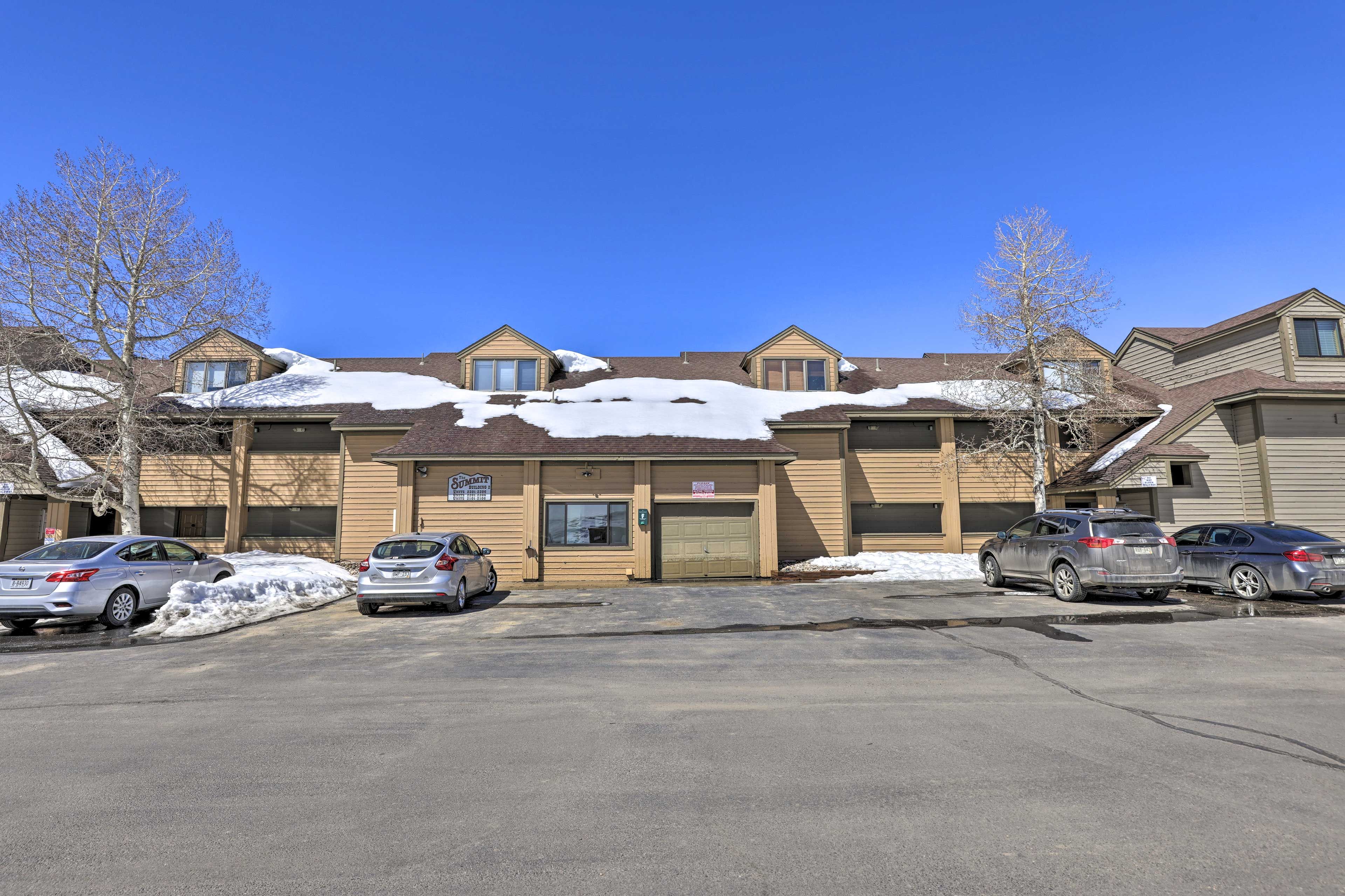 Parking | Community Lot (First-Come, First-Served, Up To 4 Vehicles)