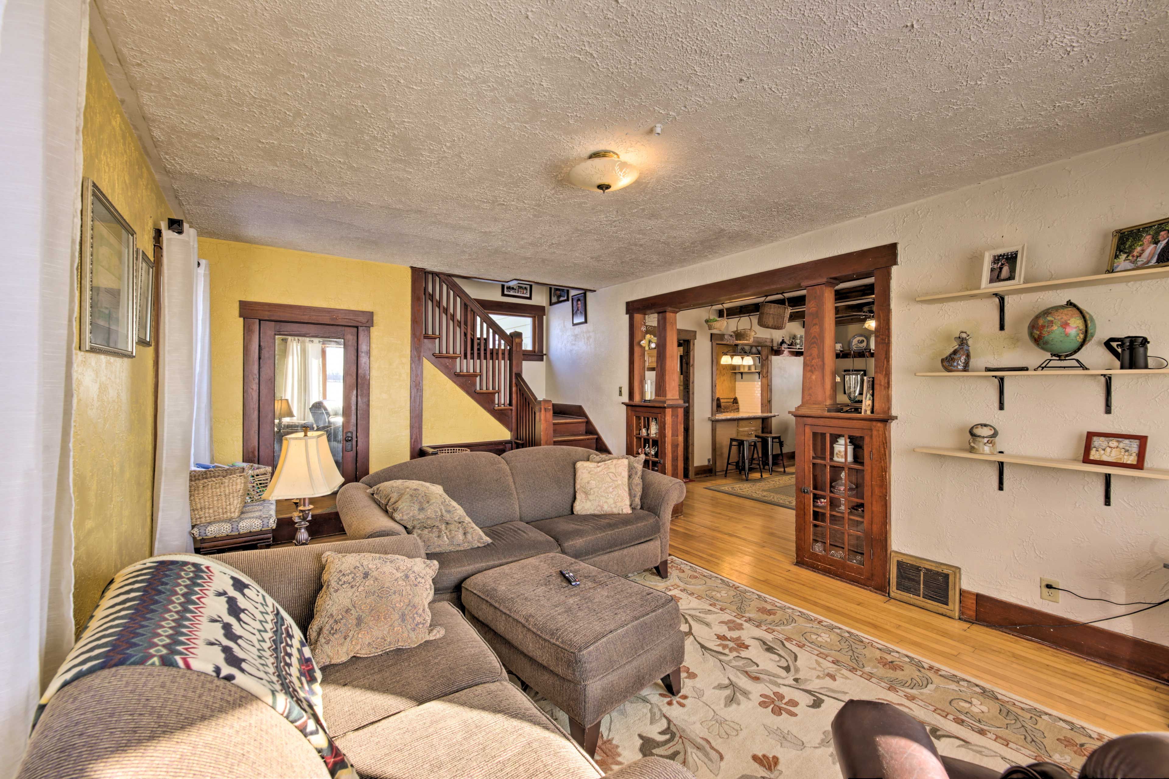 Living Room | 1st Floor | Free WiFi