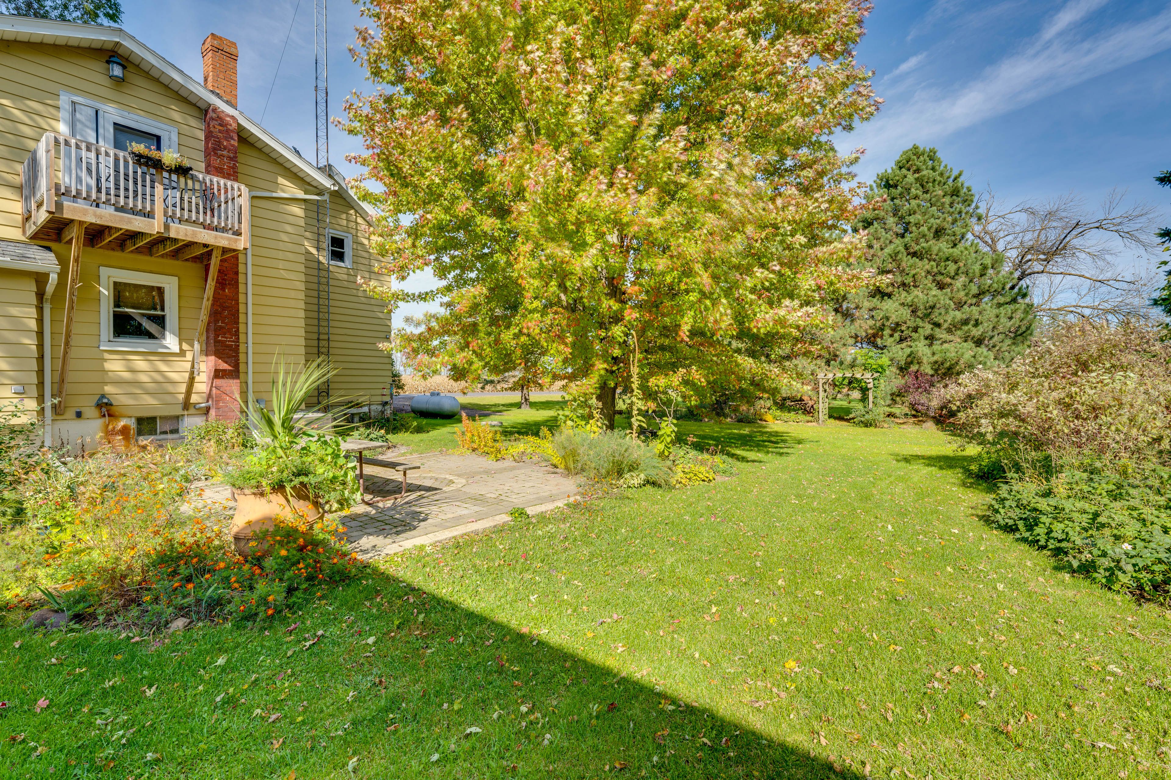 Property Exterior | Kayaks | Seasonal Garden