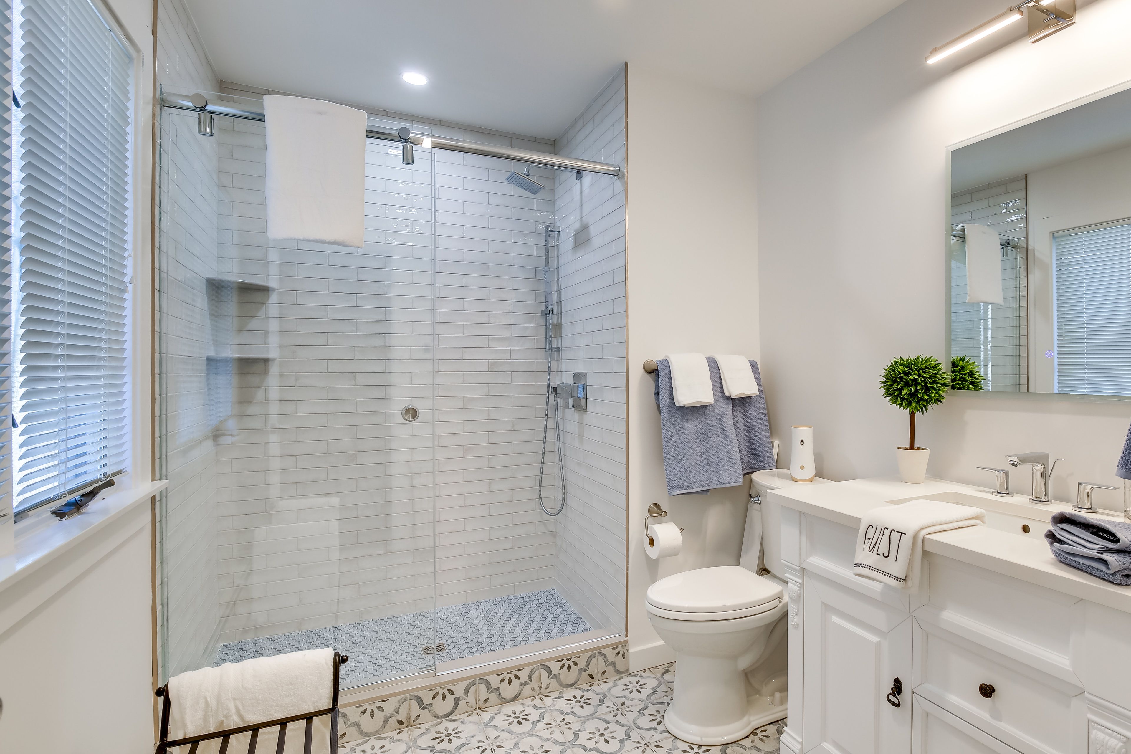 Bathroom | 2nd Floor | Towels Provided