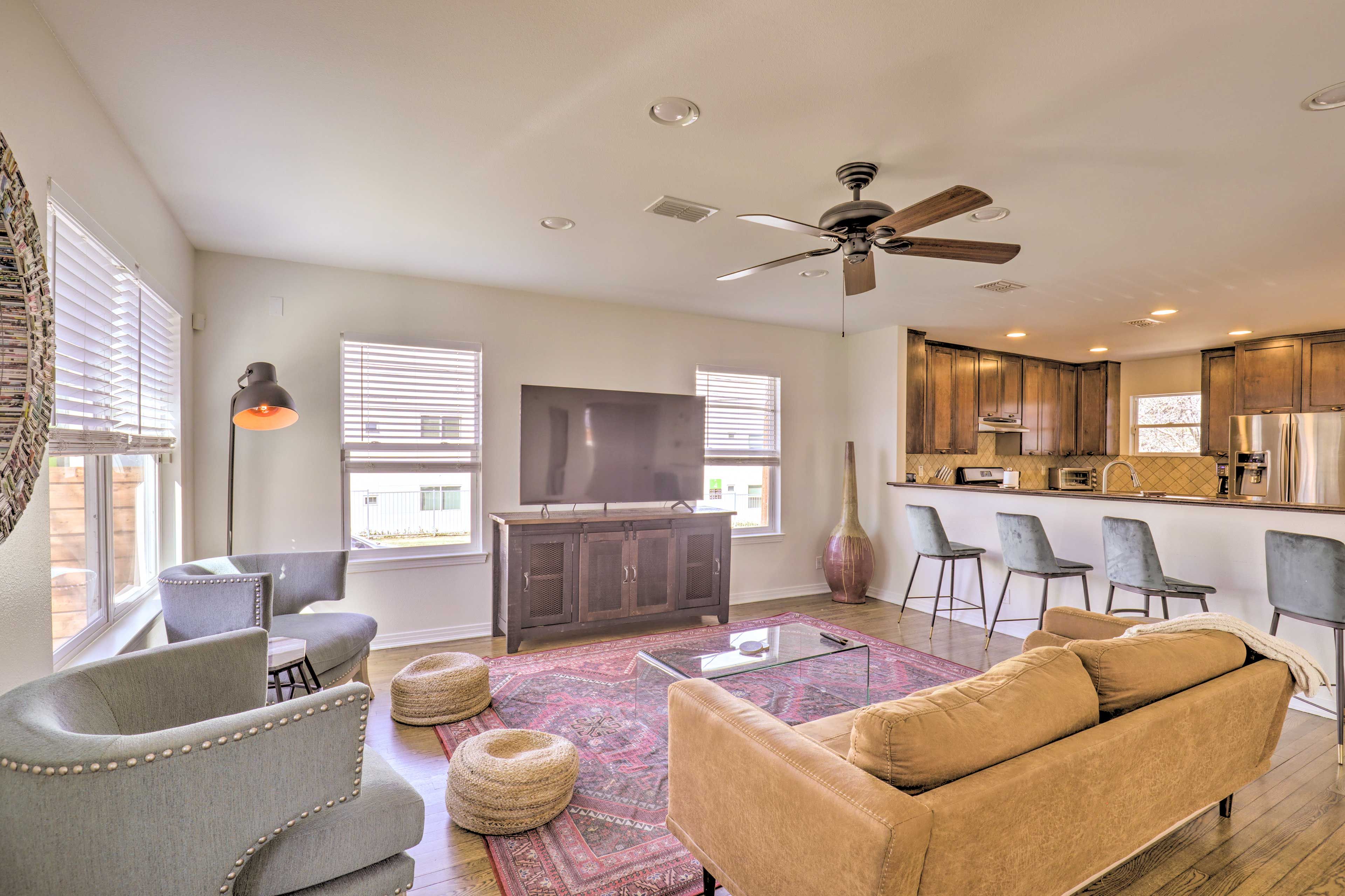 Living Room | Full Sleeper Sofa | Smart TV w/ Cable