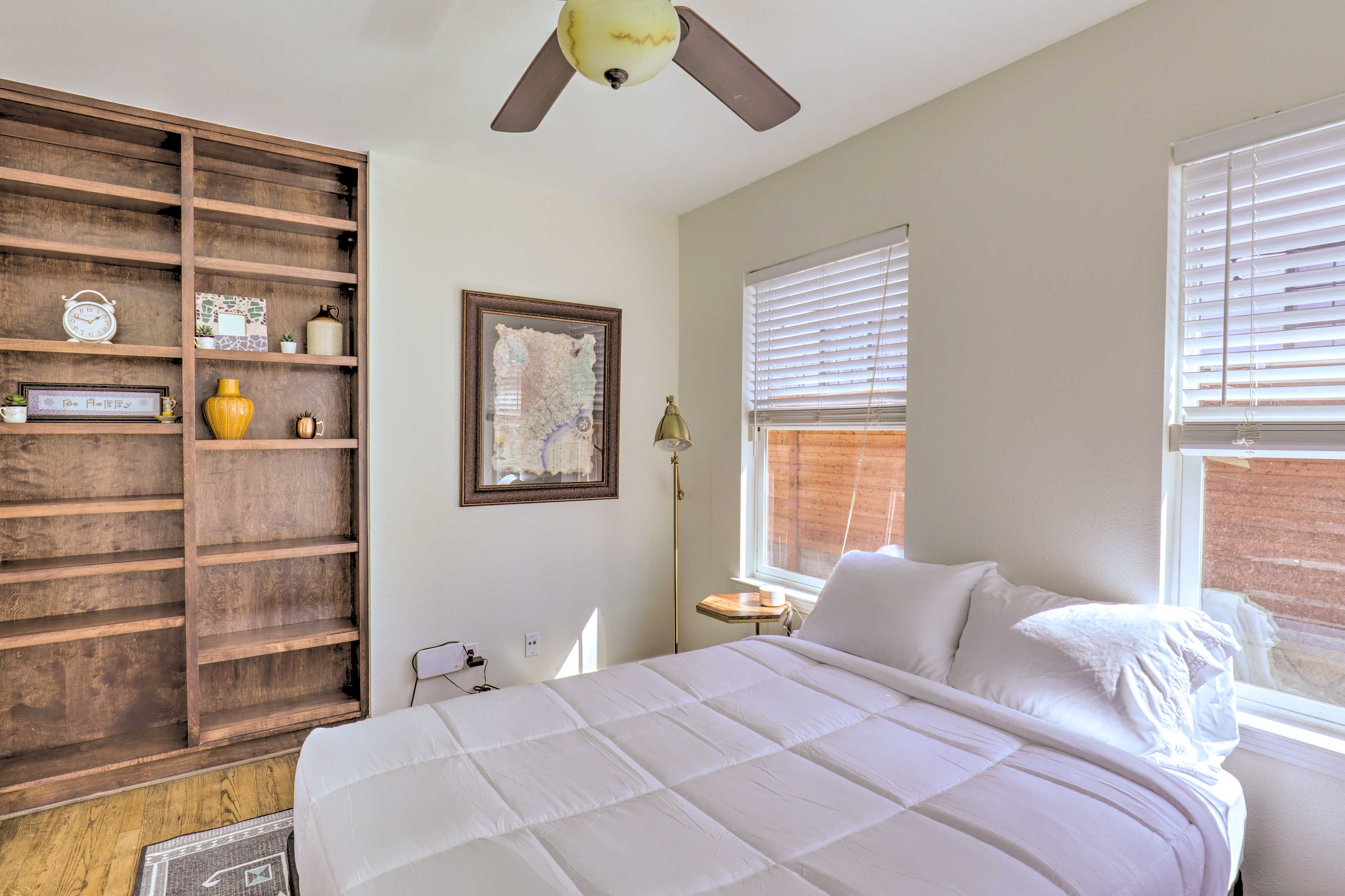 Bedroom 2 | Queen Bed | 1st Floor