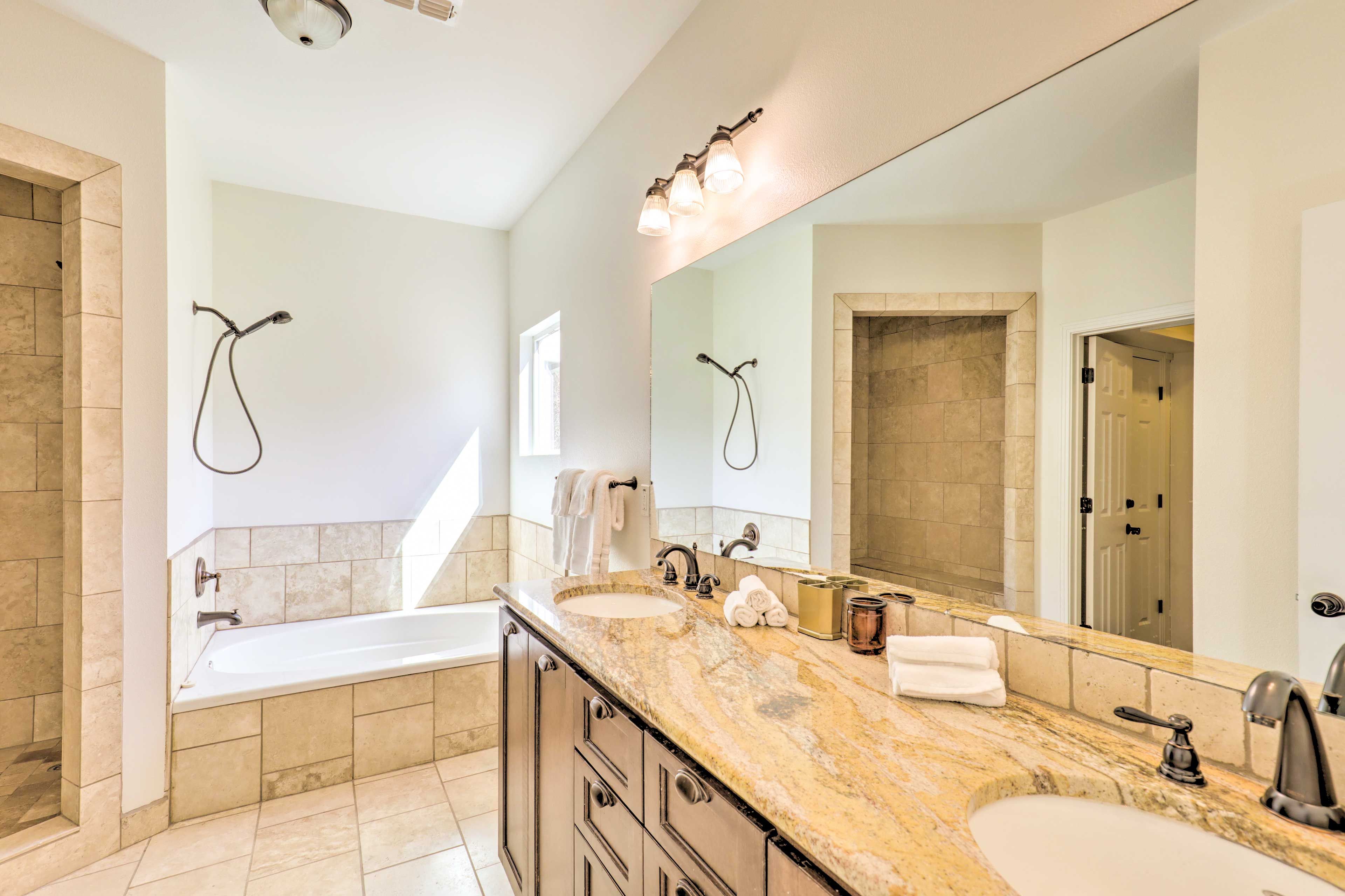 Full Bathroom | 1st Floor