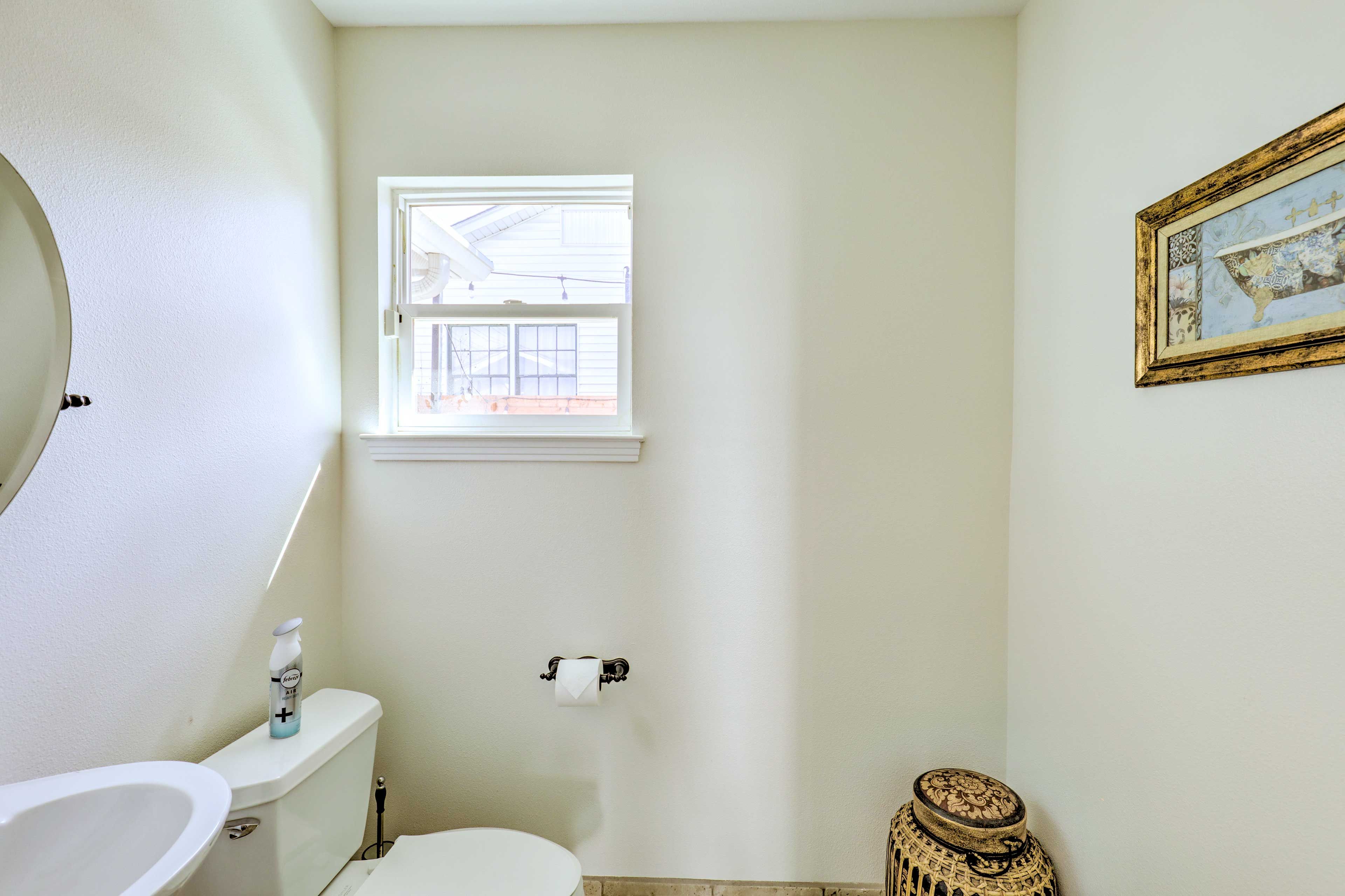 Half Bathroom | 1st Floor
