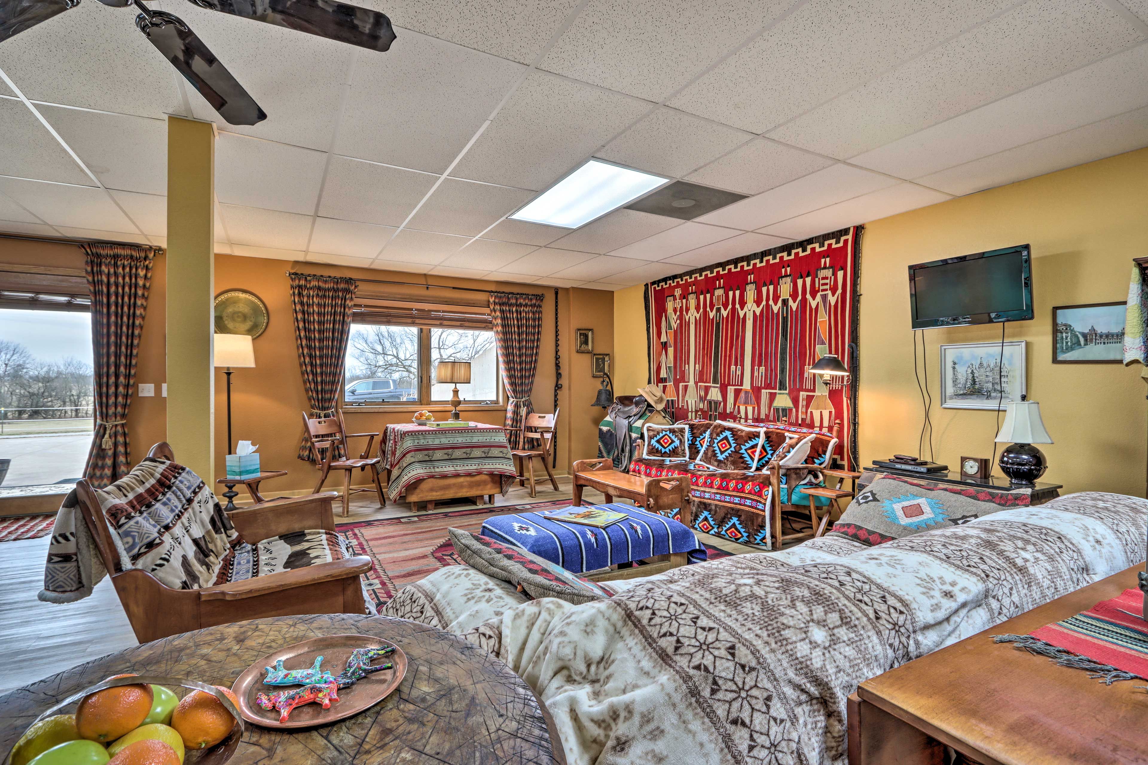 Living Area | Dish TV | Keyless Entry