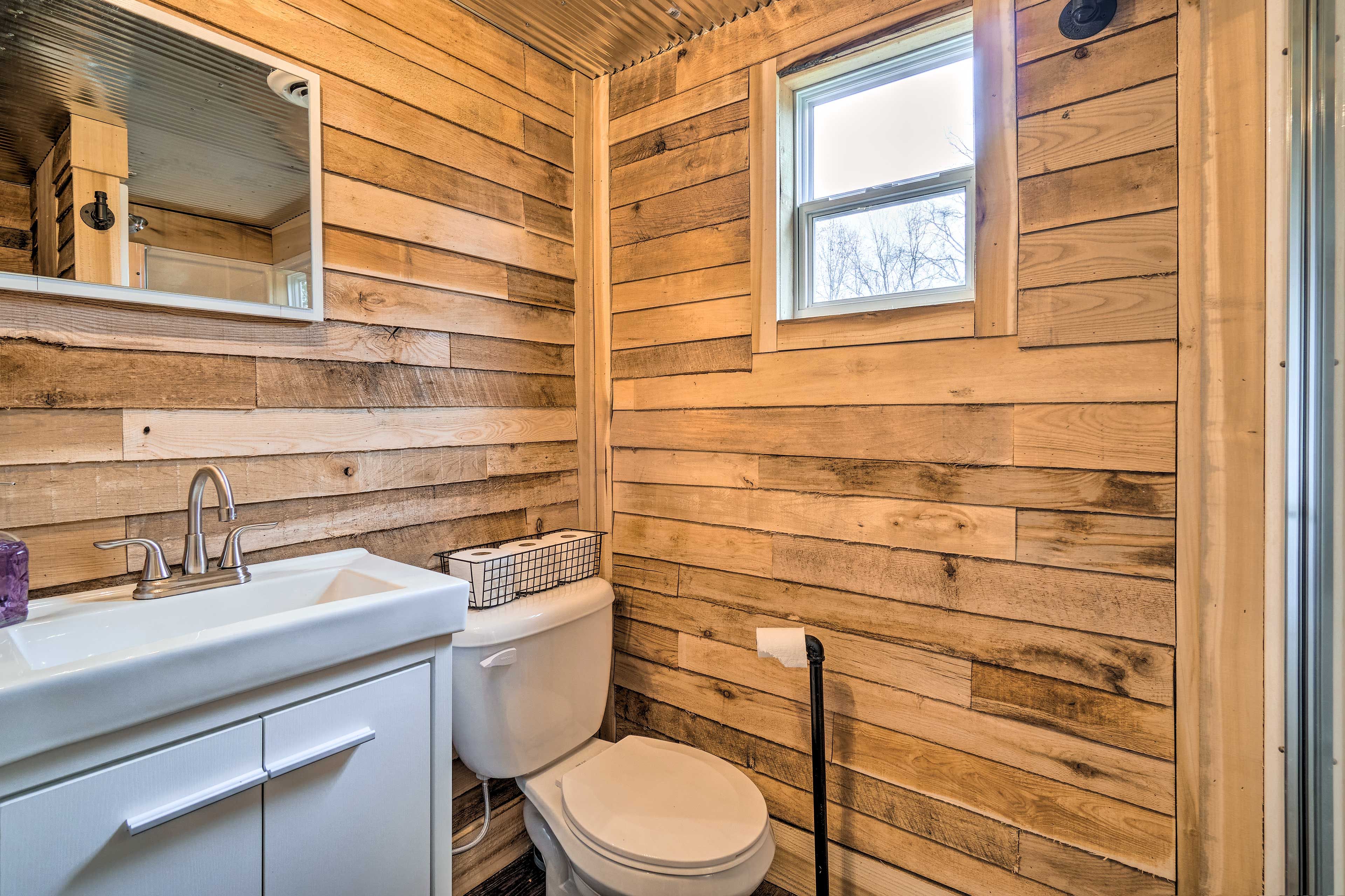 Full En-Suite Bathroom