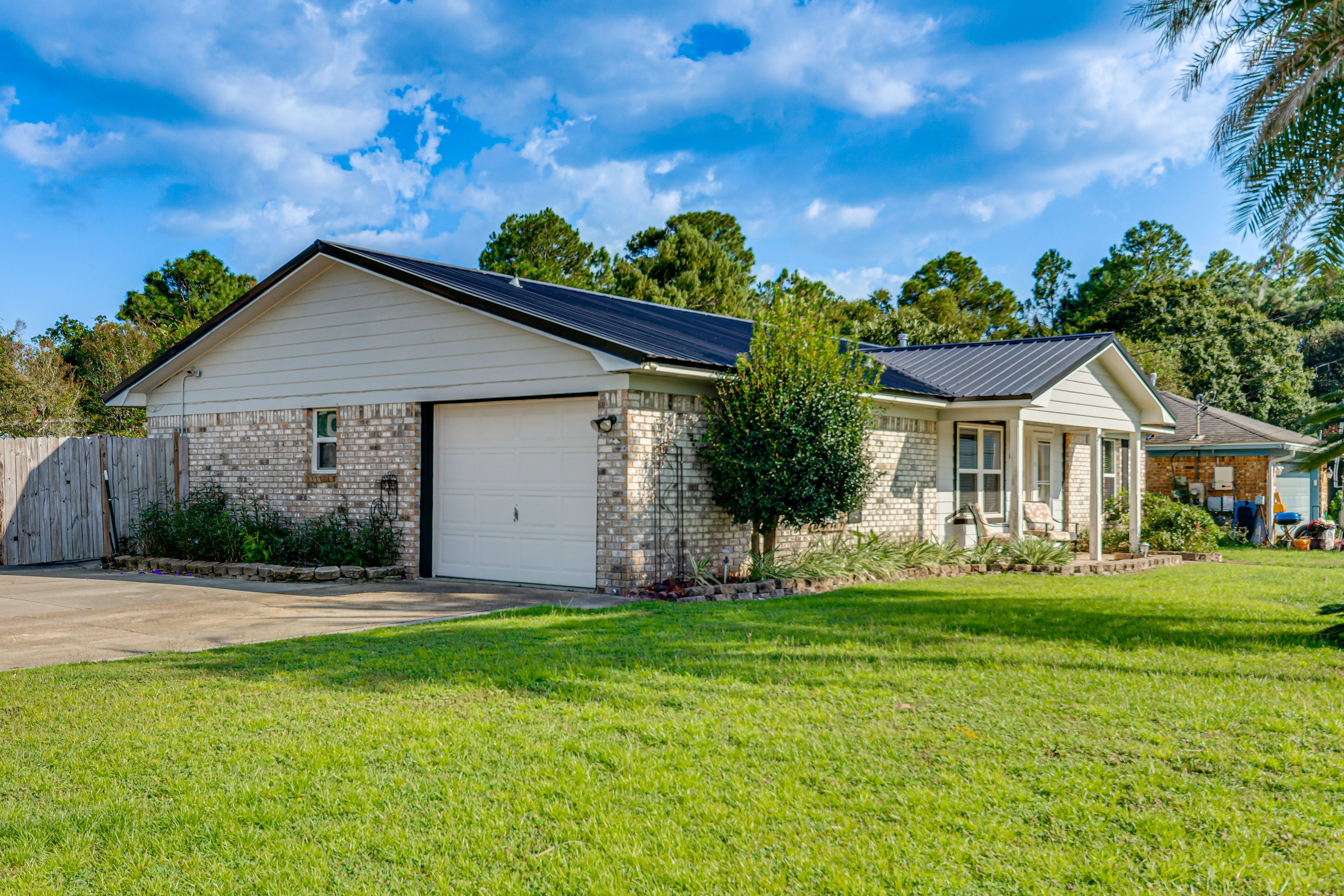Property Exterior | Driveway (2 Vehicles) | RV Parking Available