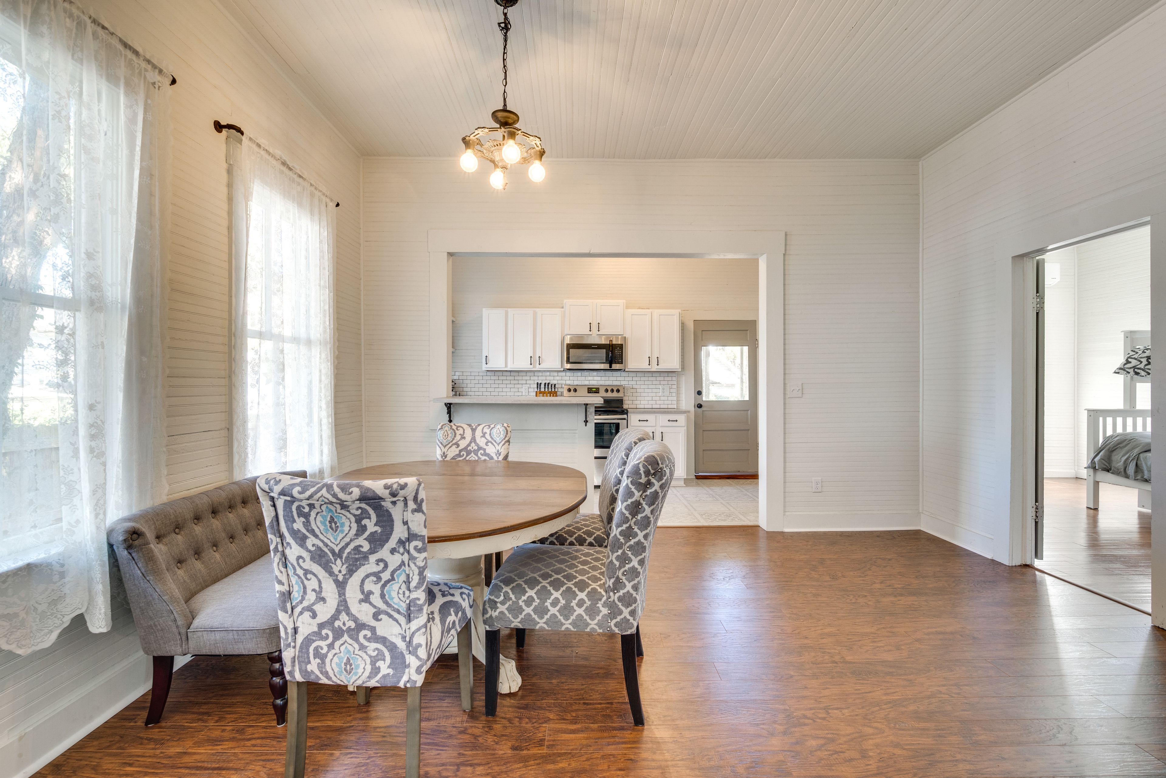 Dining Area | Dishware & Flatware