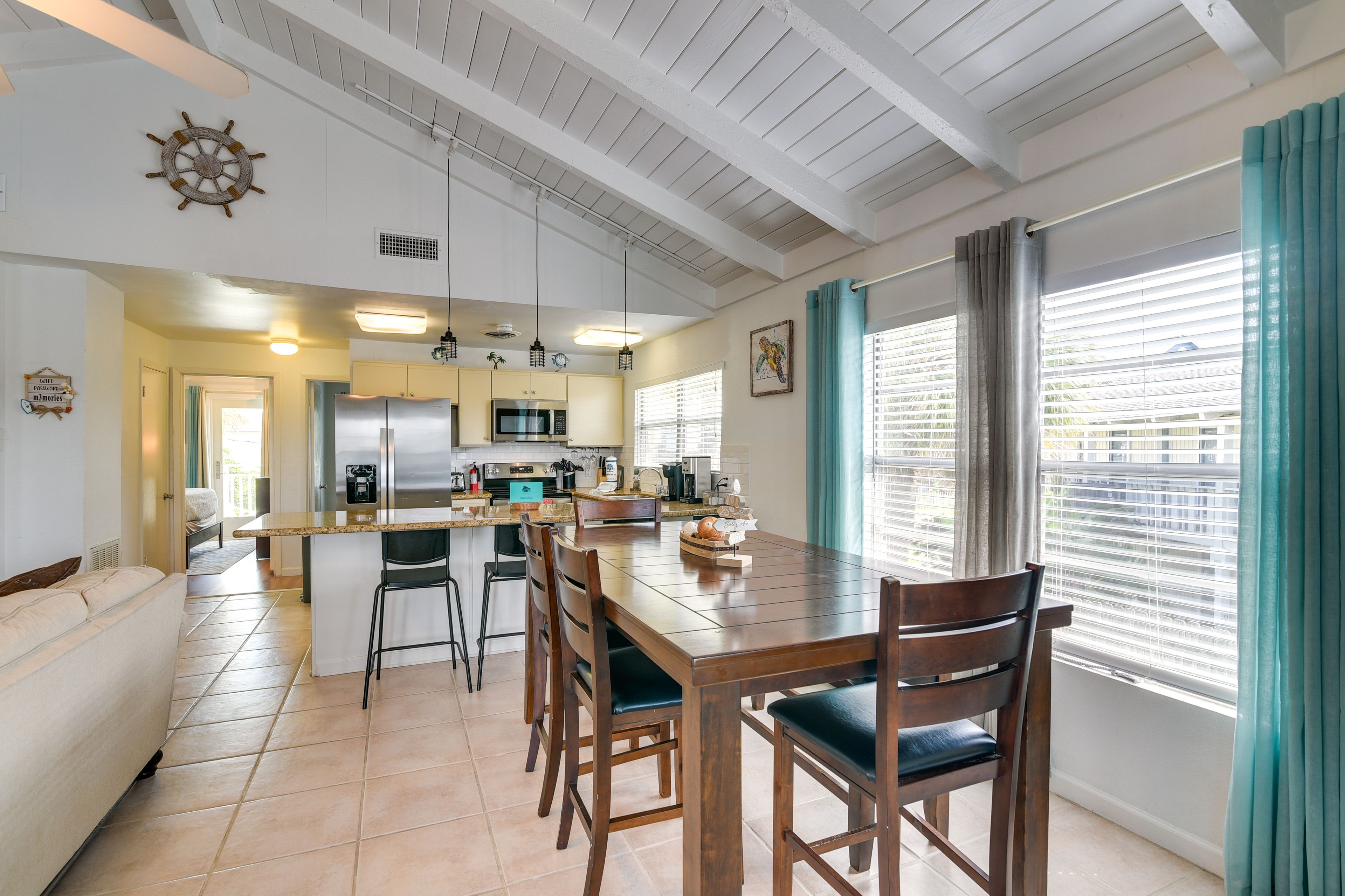 Dining Area | Dishware Provided