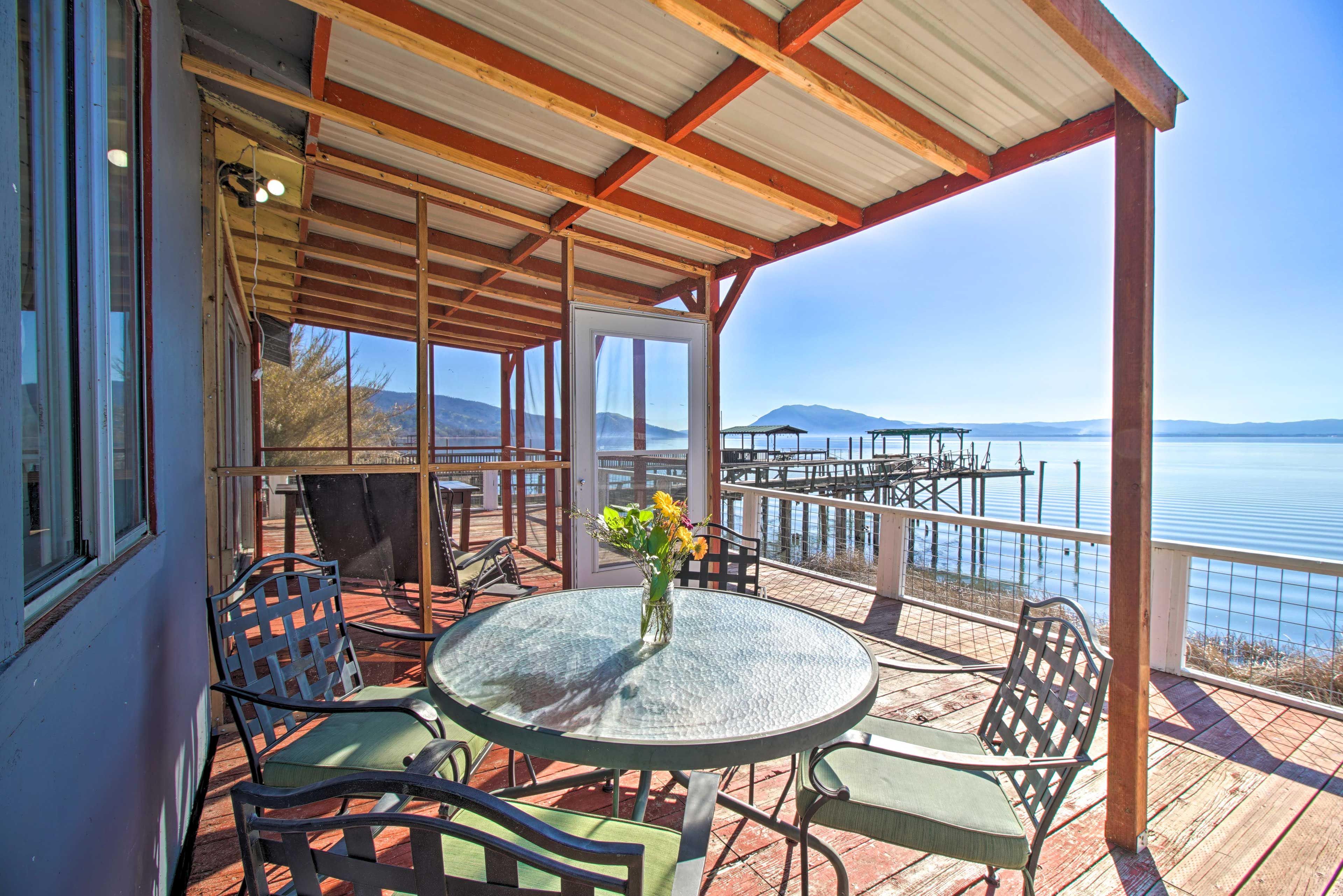 Nice Vacation Rental | 2BR | 1BA | 860 Sq Ft | Step-Free Access