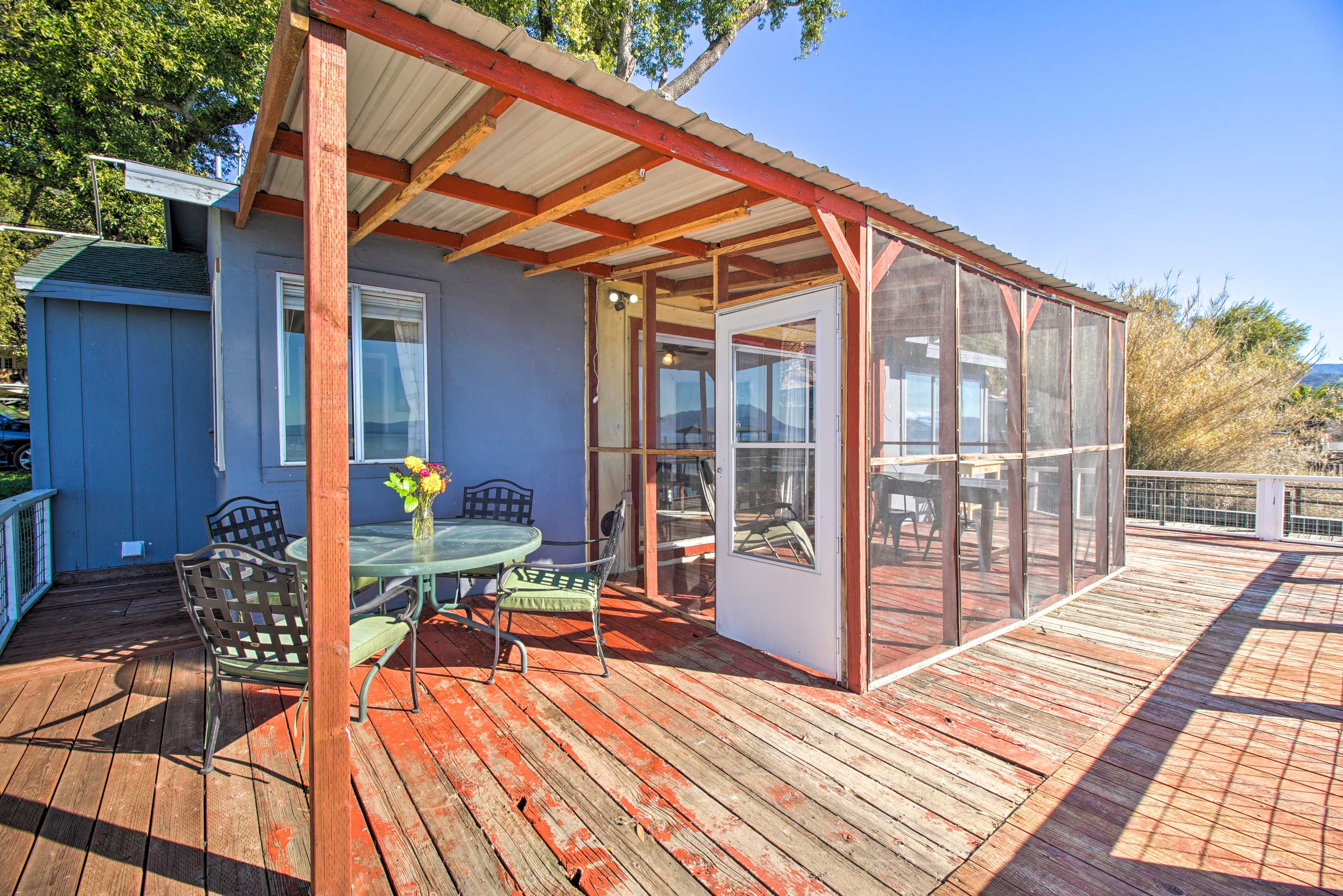 Home Exterior | Lakefront Deck