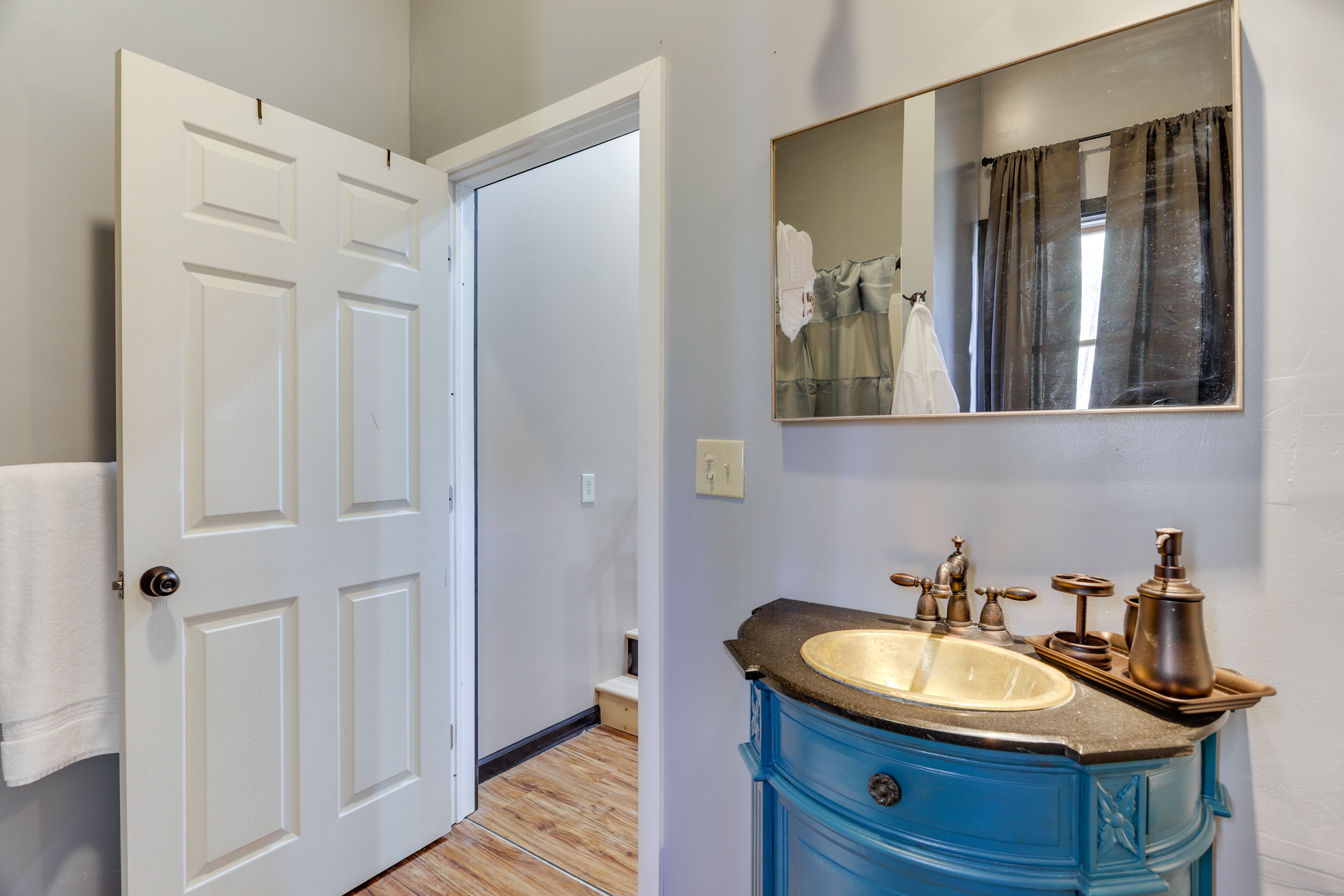Full Bathroom | First Floor