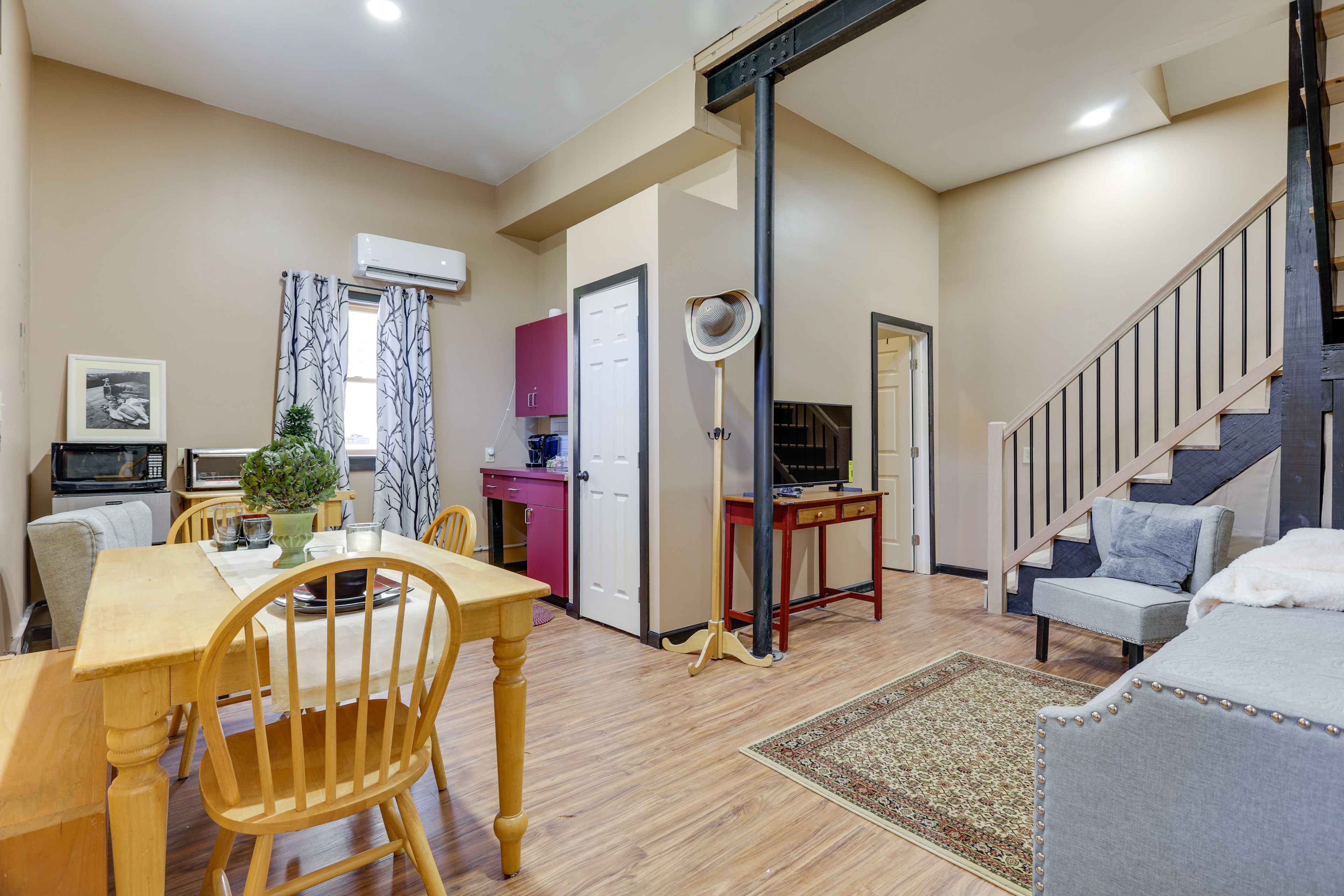 Dining Area | 4-Person Dining Table