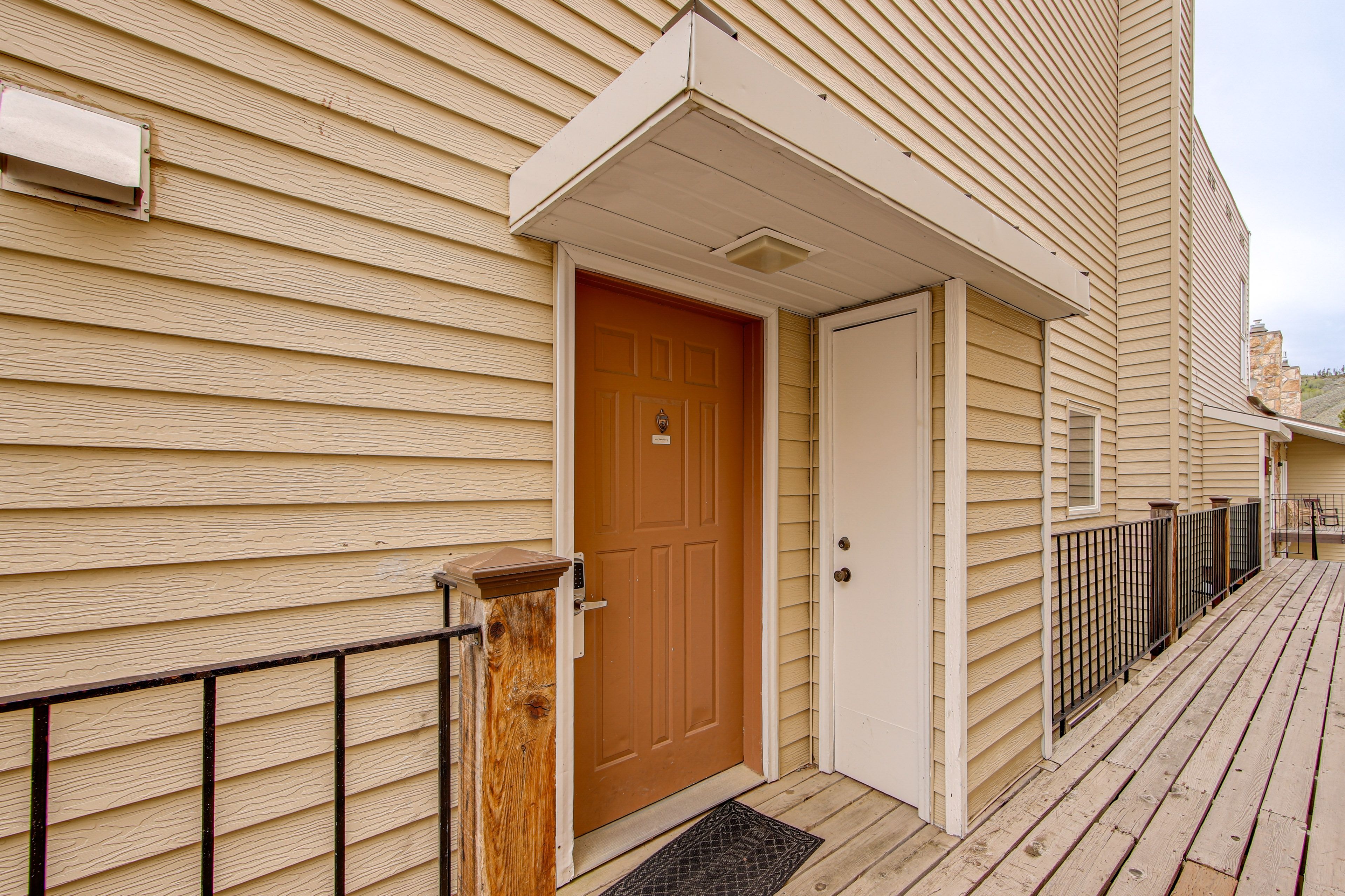 Condo Exterior | Stairs Required | Keyless Entry
