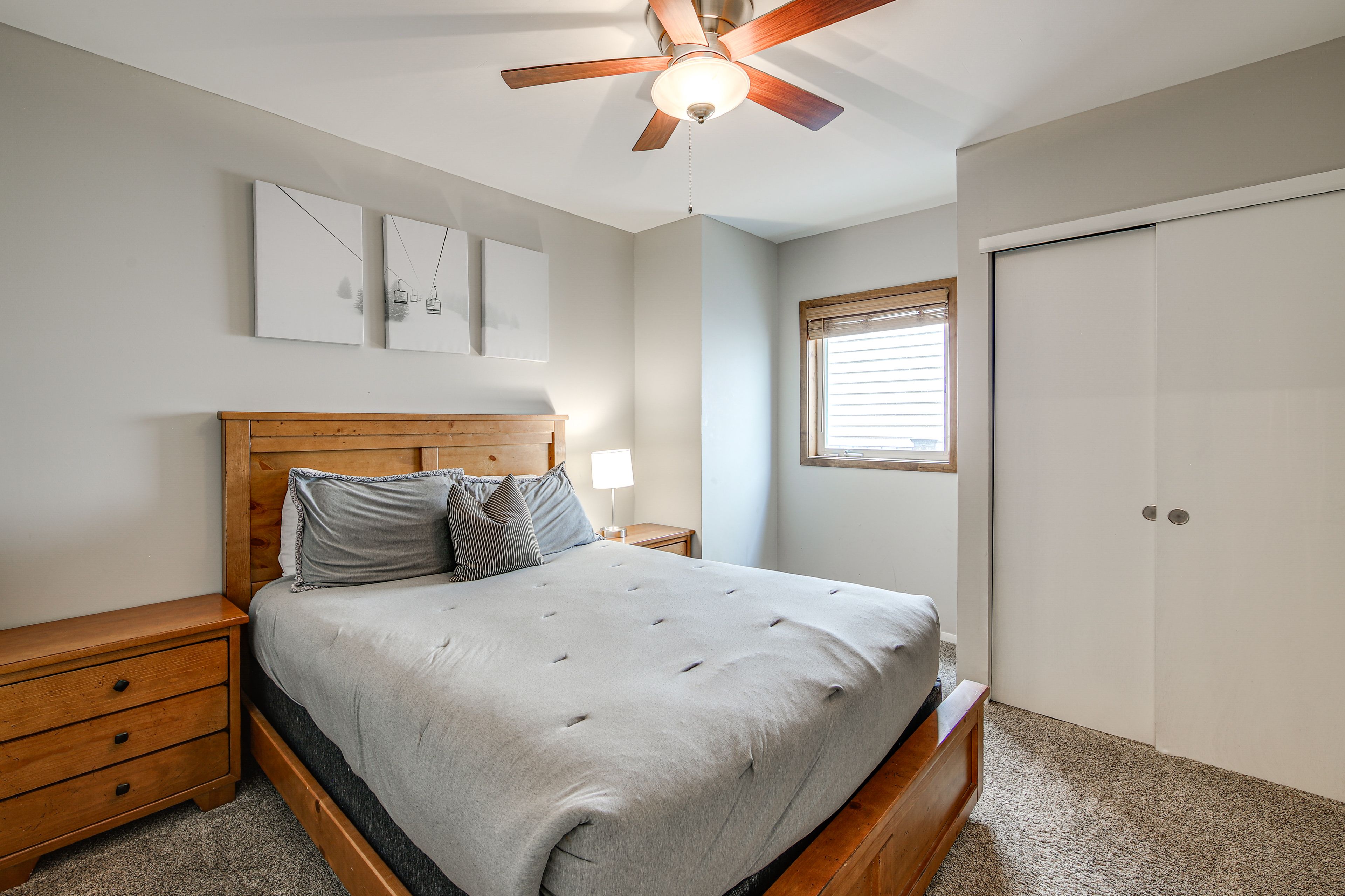 Bedroom 2 | 1st Floor | Queen Bed