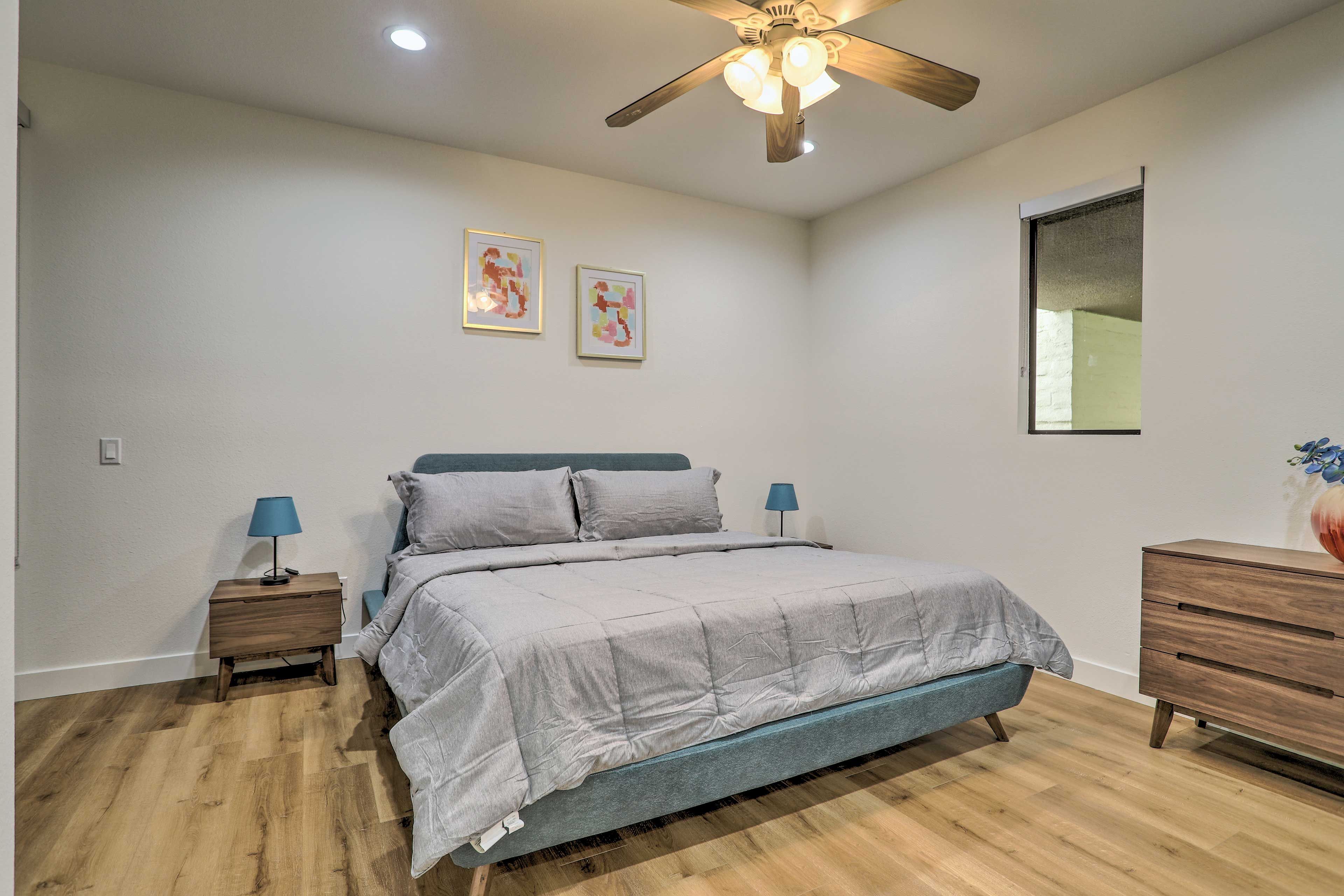 Bedroom 1 | King Bed