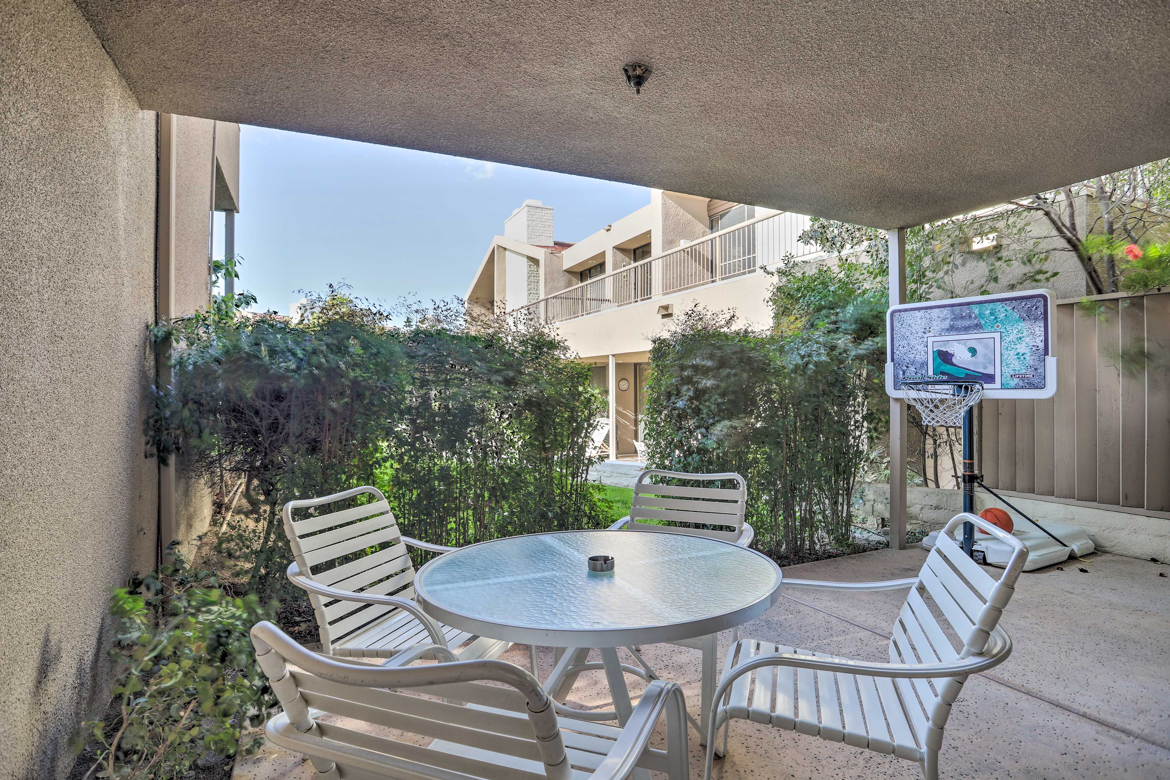 Covered Patio | Dining Area