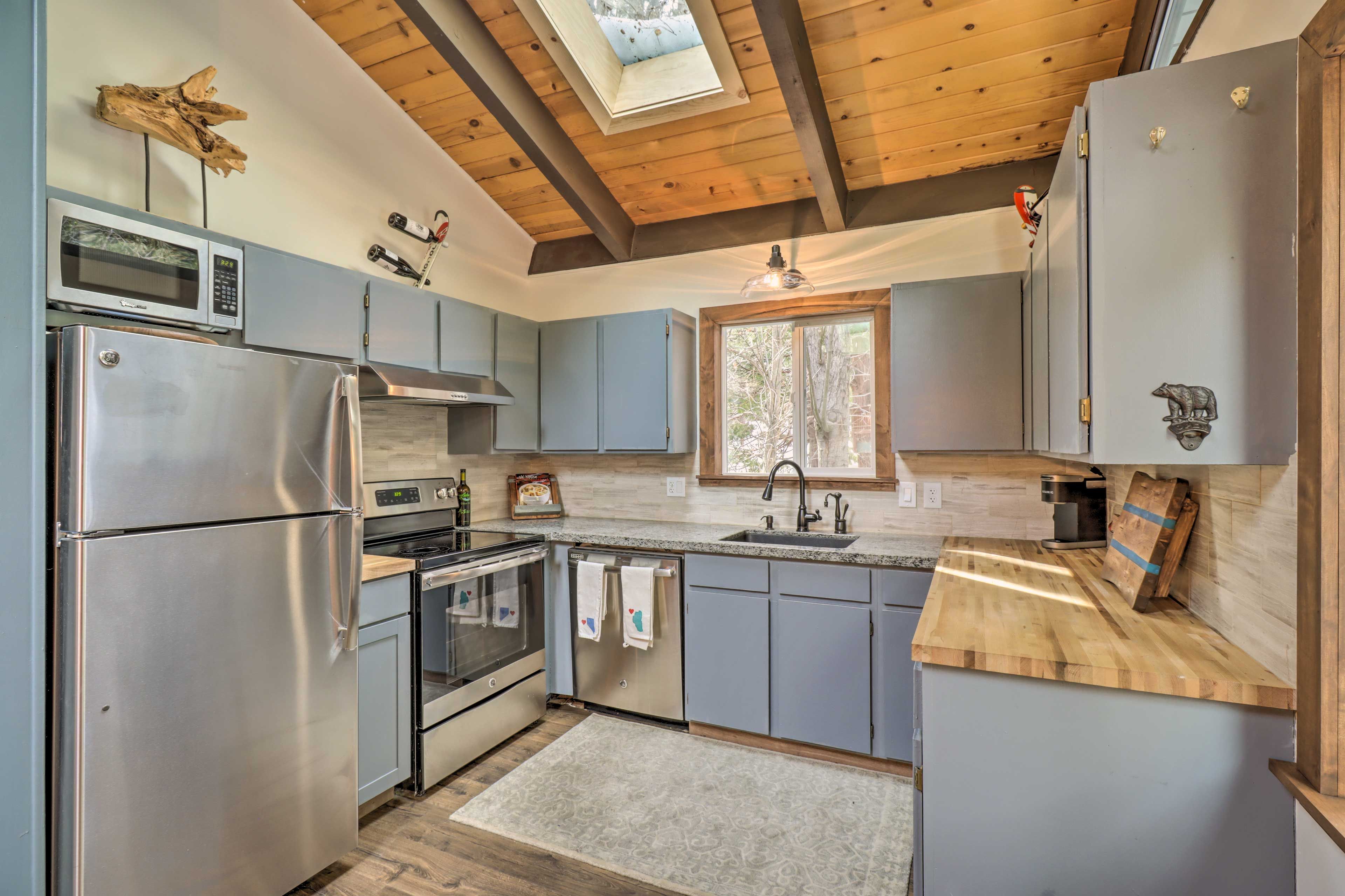 Kitchen | Fully Remodeled Interior