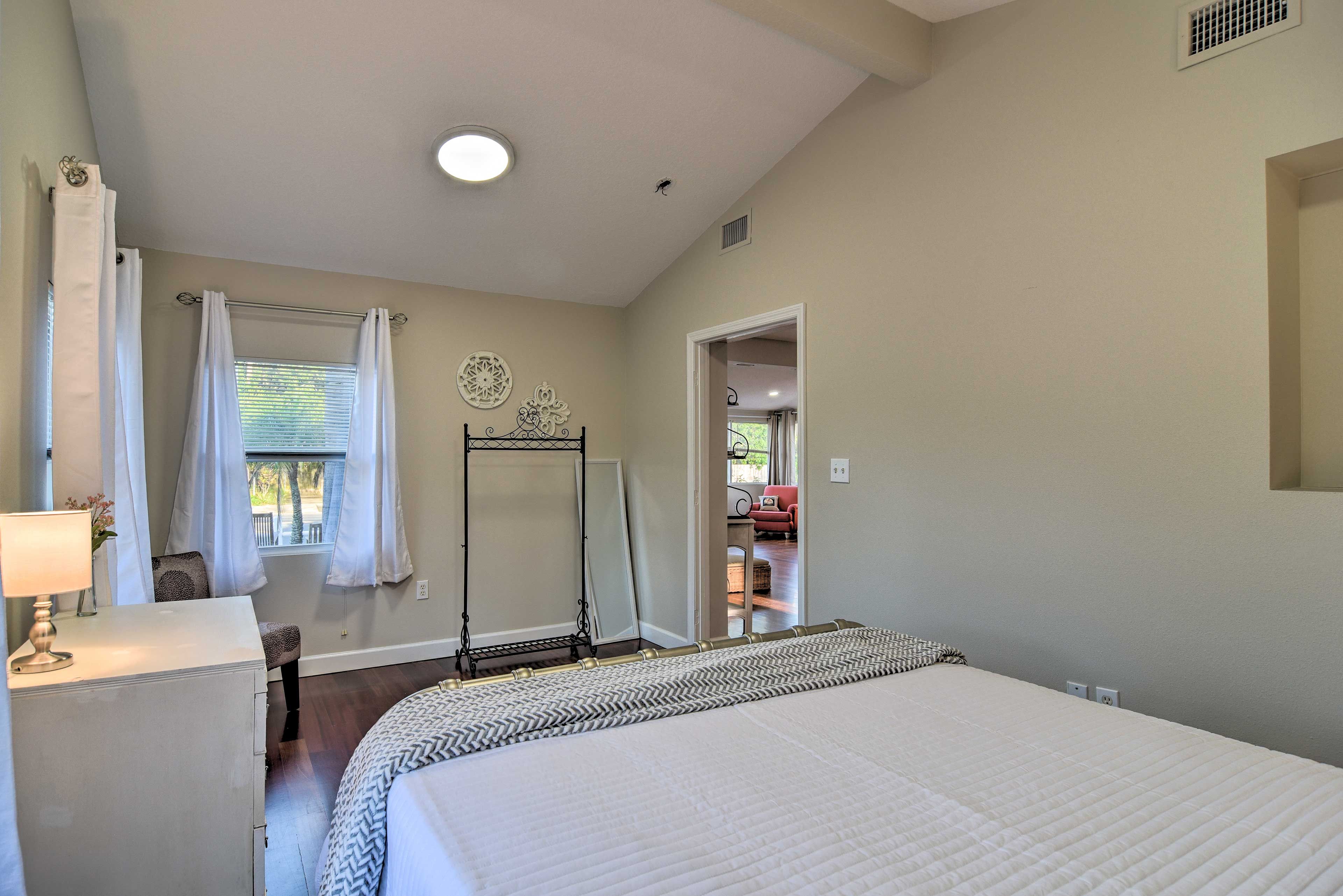 Bedroom 1 | Linens Provided
