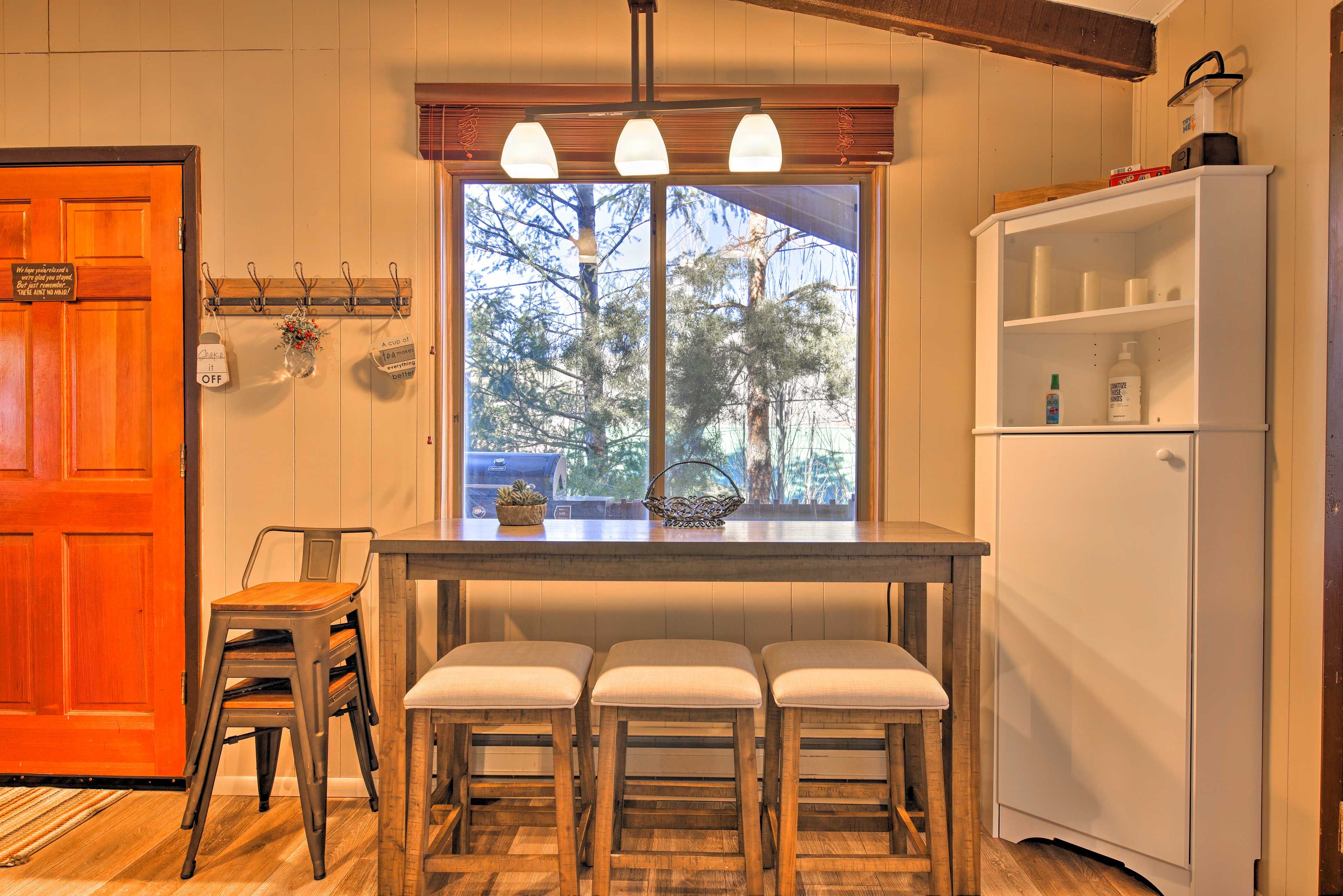Dining Area | Keyless Entry