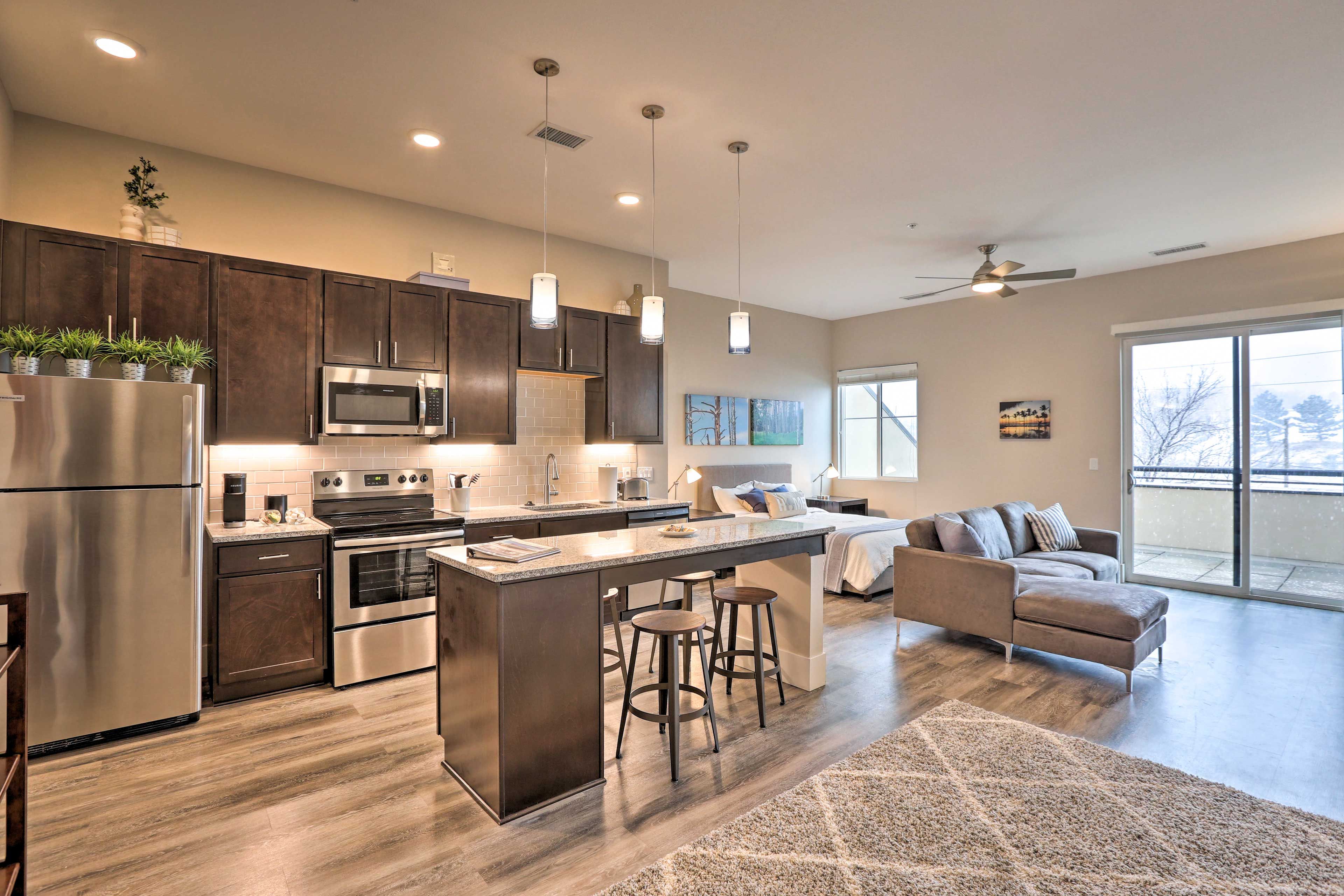 Living Area | Central A/C & Heating