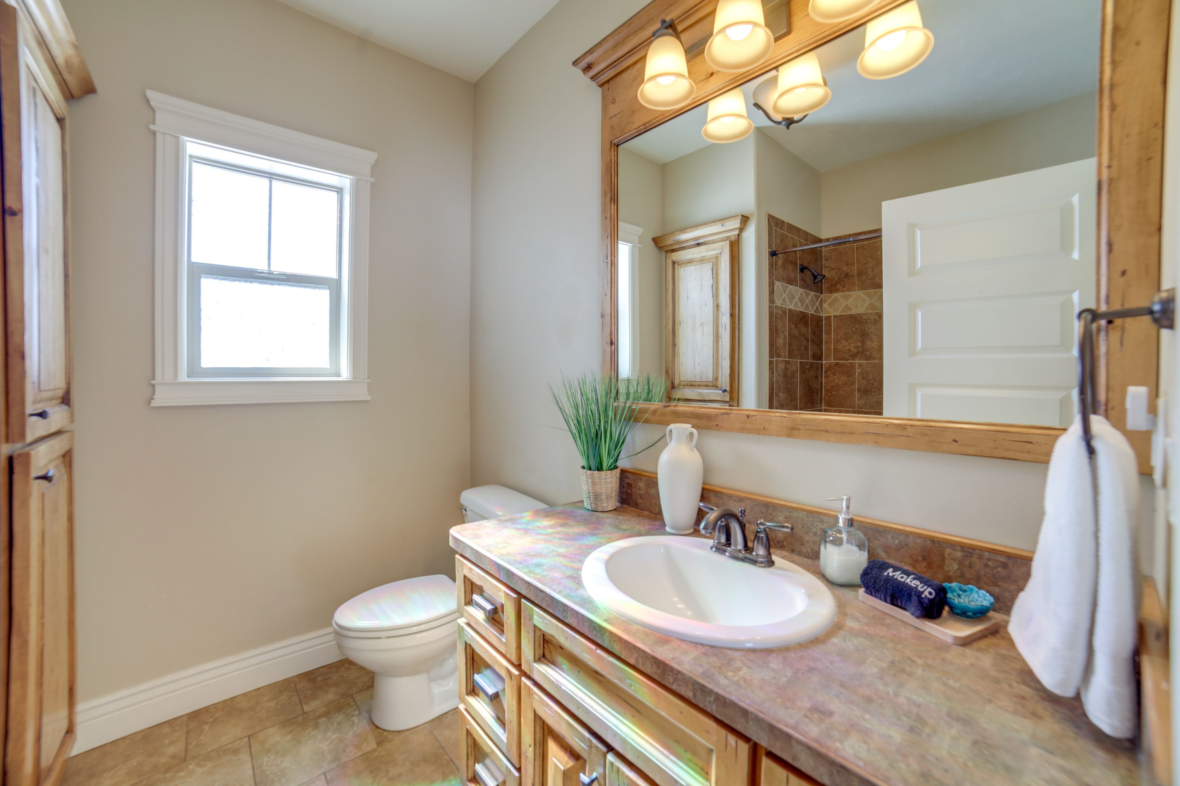 Bathroom | 1st Floor