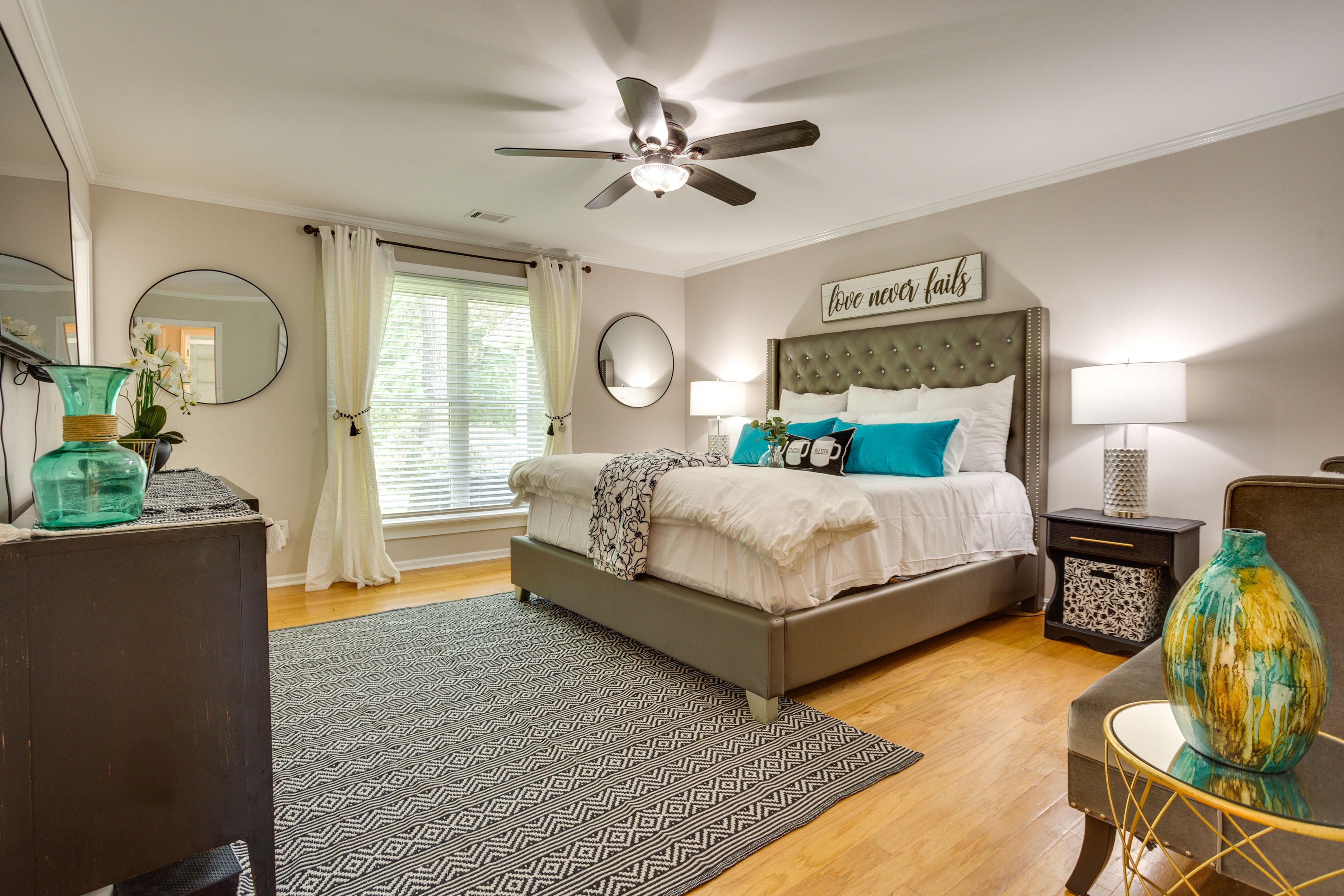 Bedroom 1 | King Bed