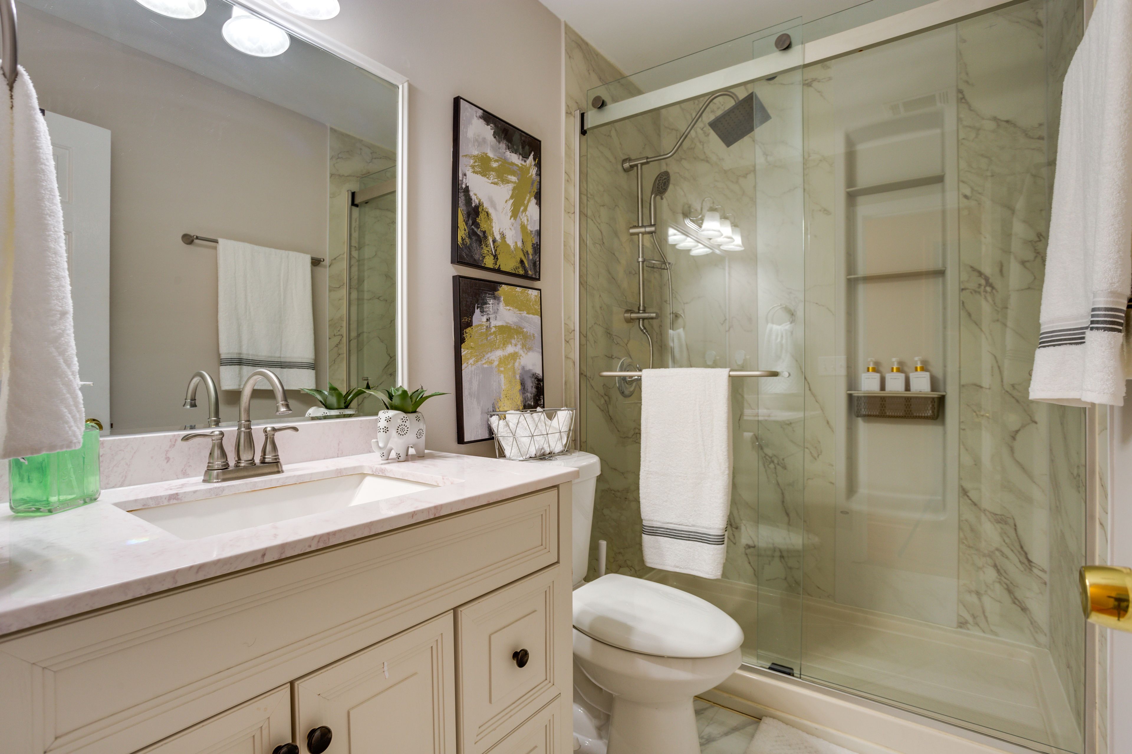 En-Suite Bathroom | Hair Dryer