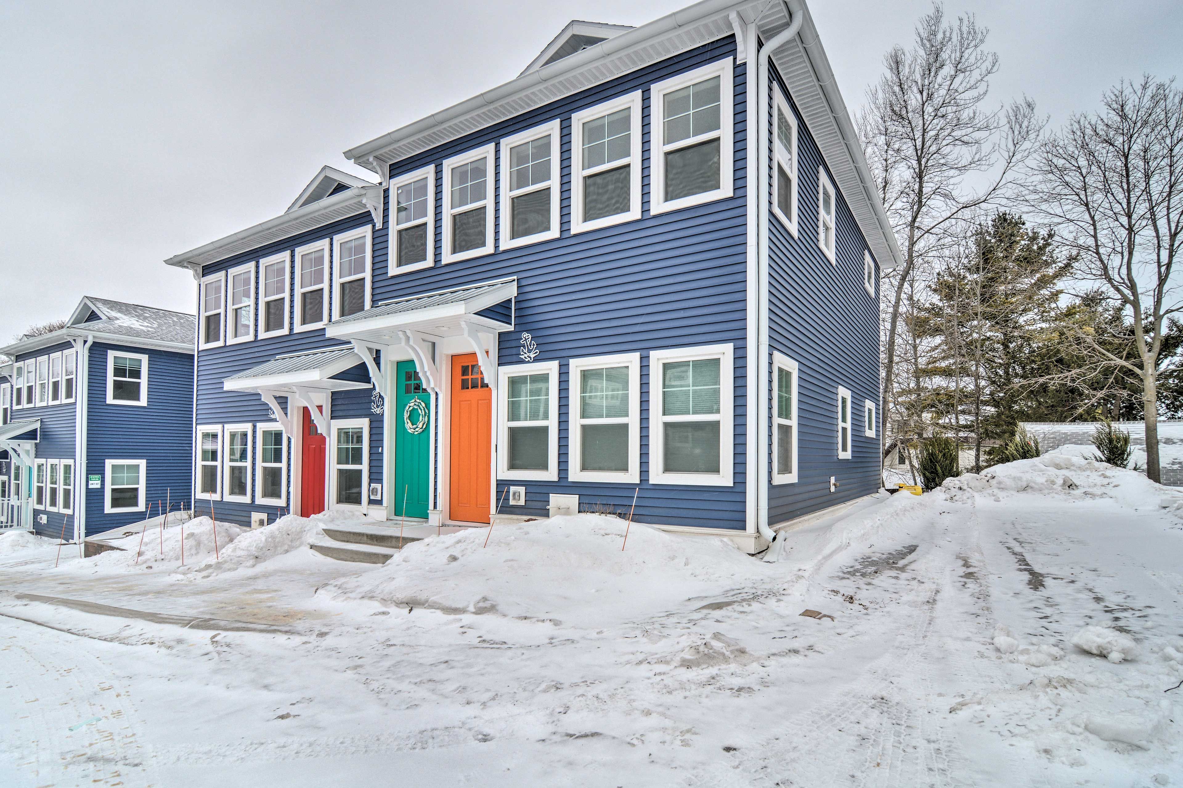 Parking | Driveway (1 Vehicle) | Street Parking (First-Come, First-Served)