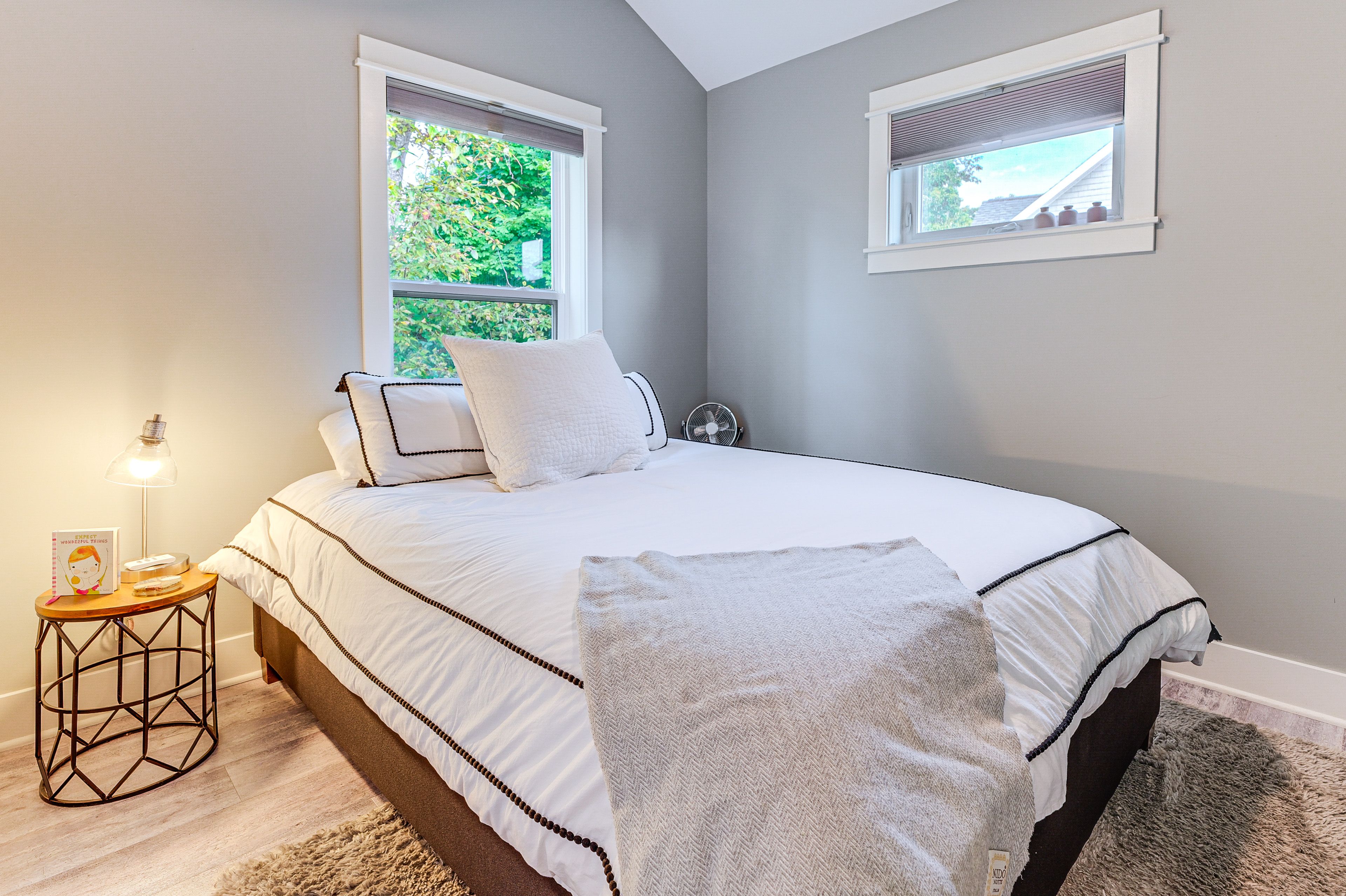 Bedroom | Queen Bed | Linens Provided