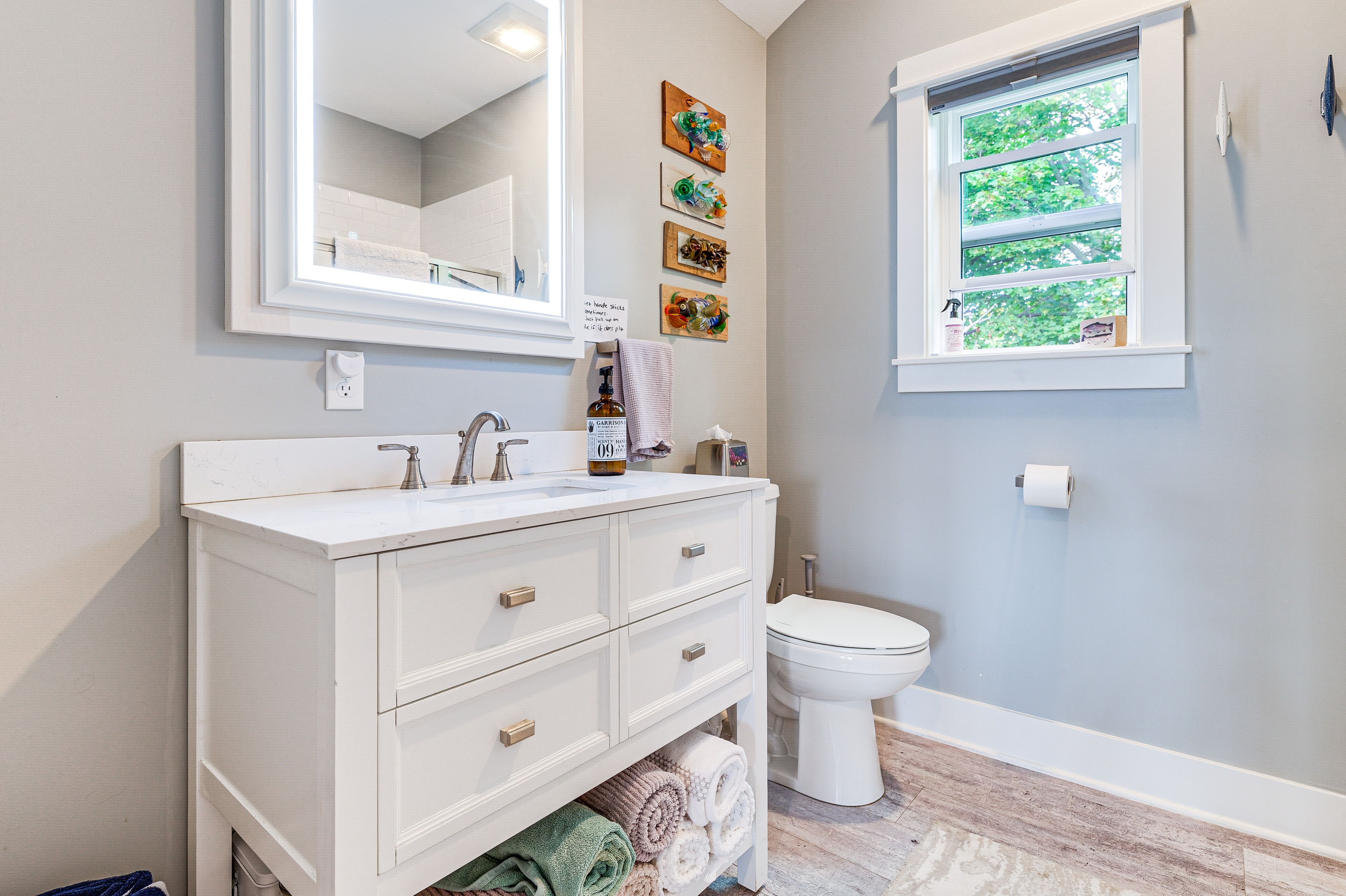 Bathroom | Complimentary Toiletries | Towels Provided