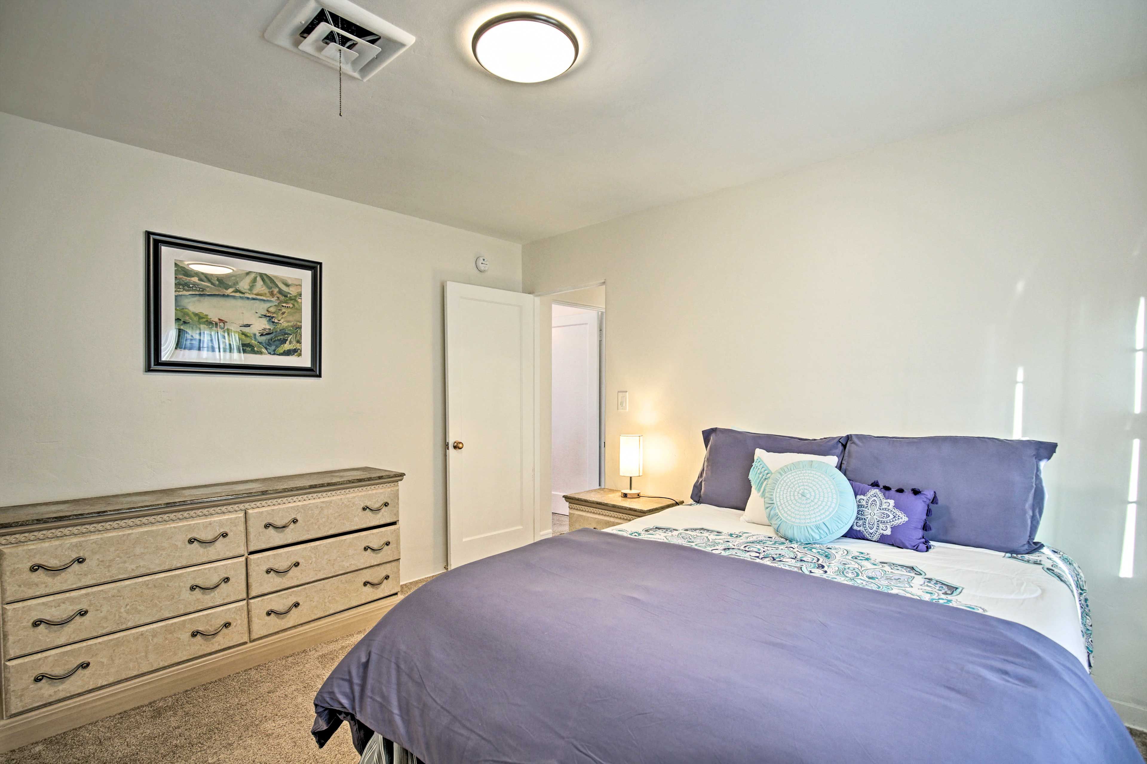Bedroom 2 | Queen Bed