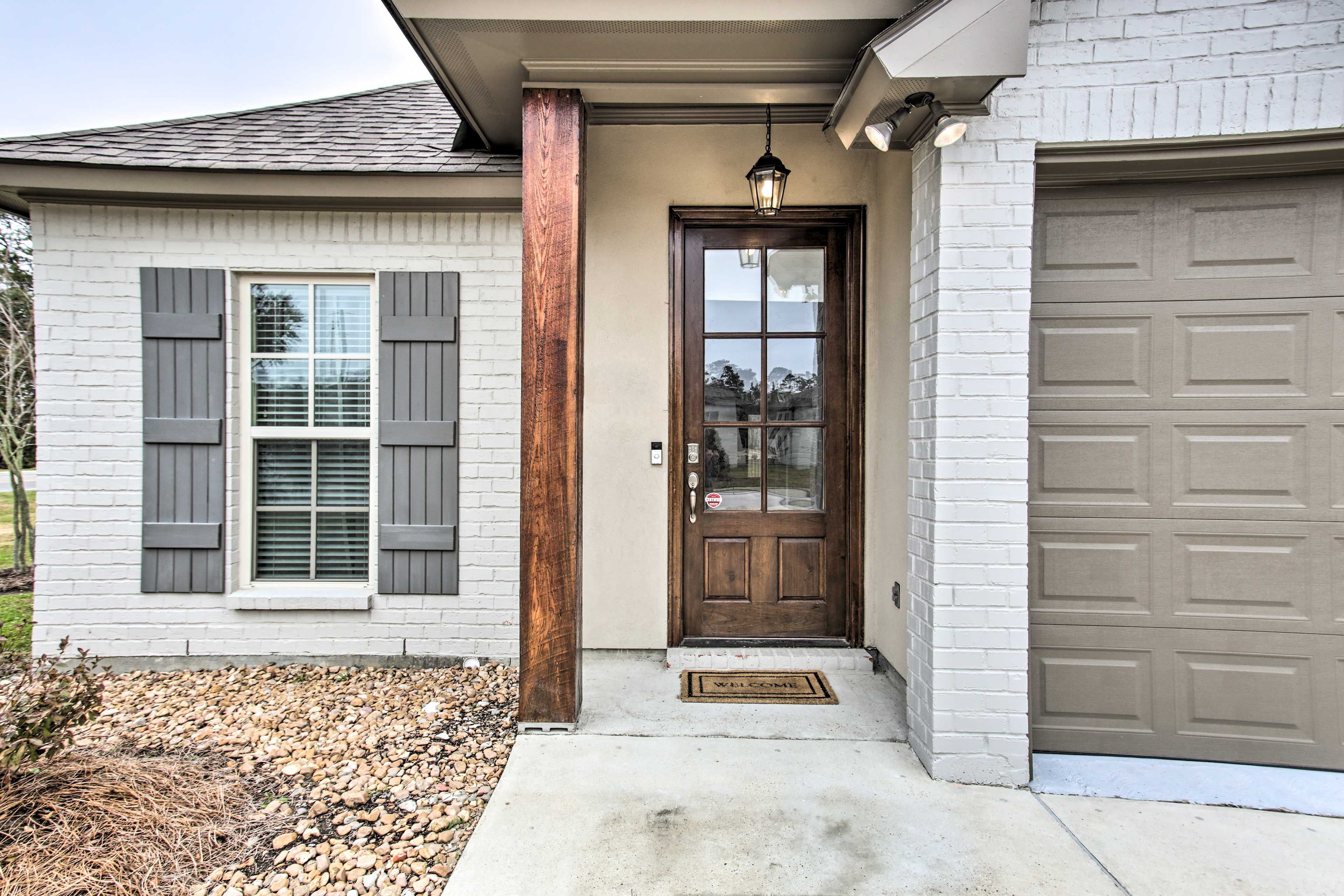 Front Entrance | Keyless Entry