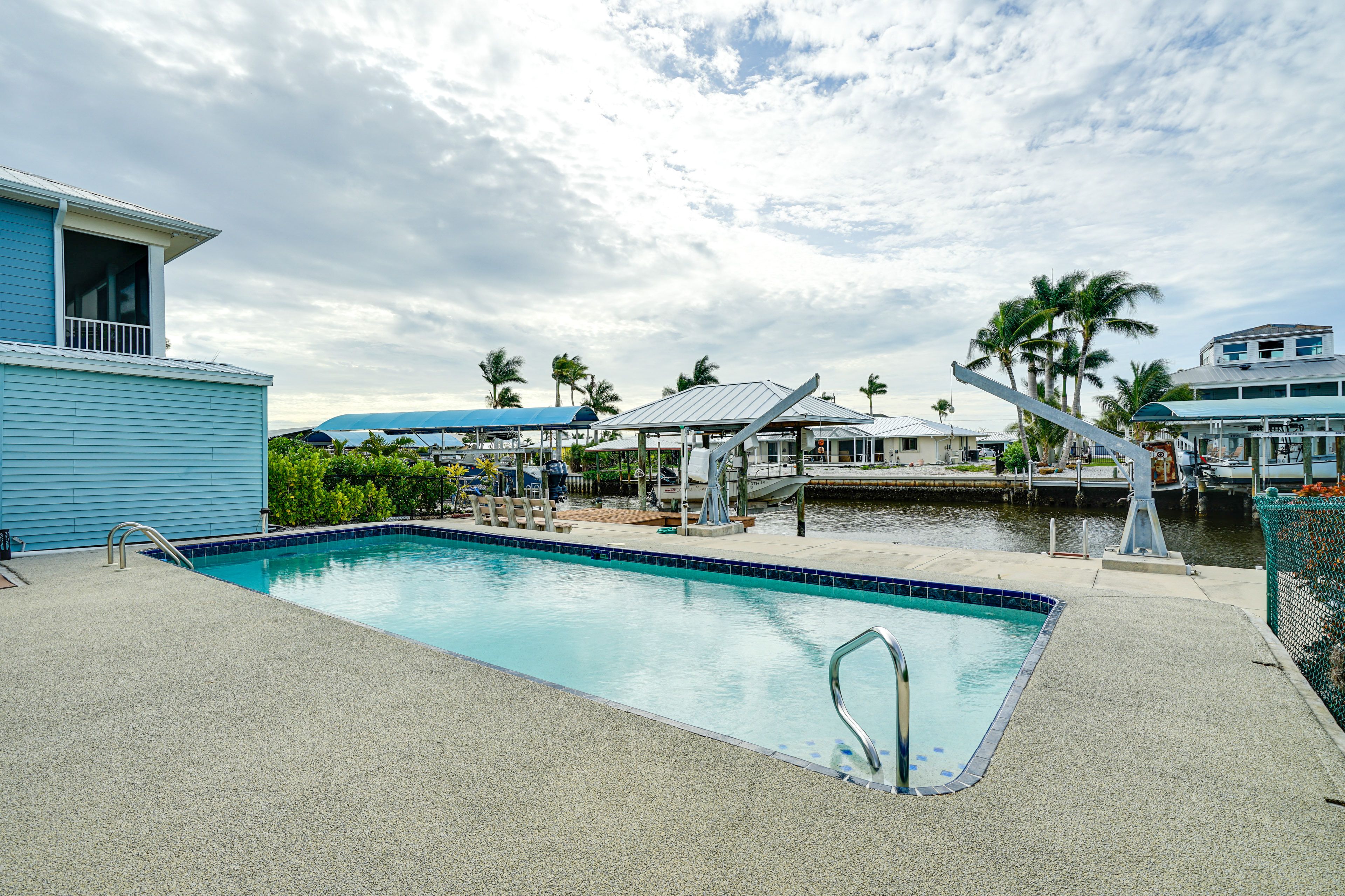Solar-Heated Pool (Depth 3' - 6') | Pool Toys | Outdoor Shower