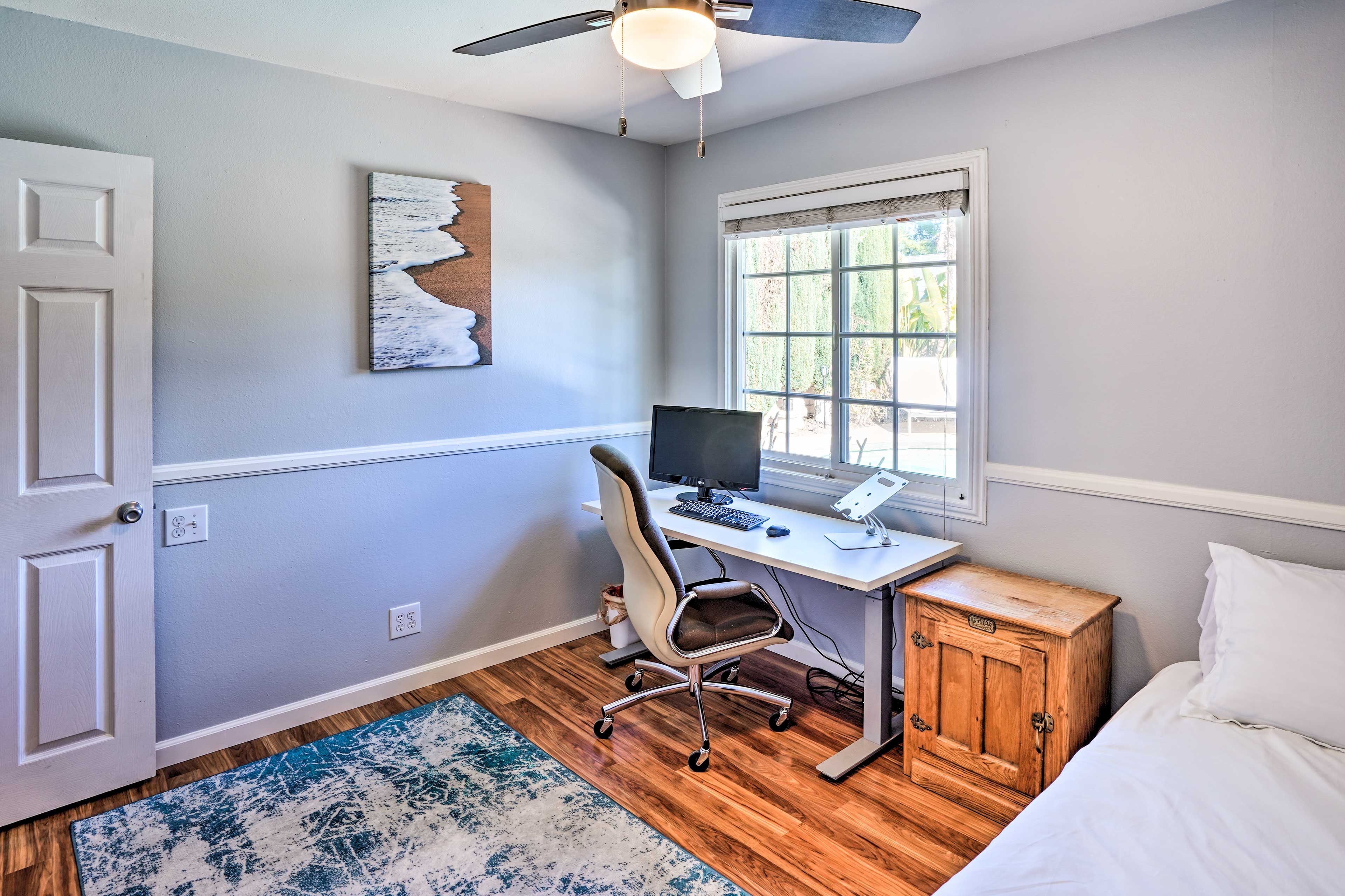 Bedroom 3 | Remote Workspace