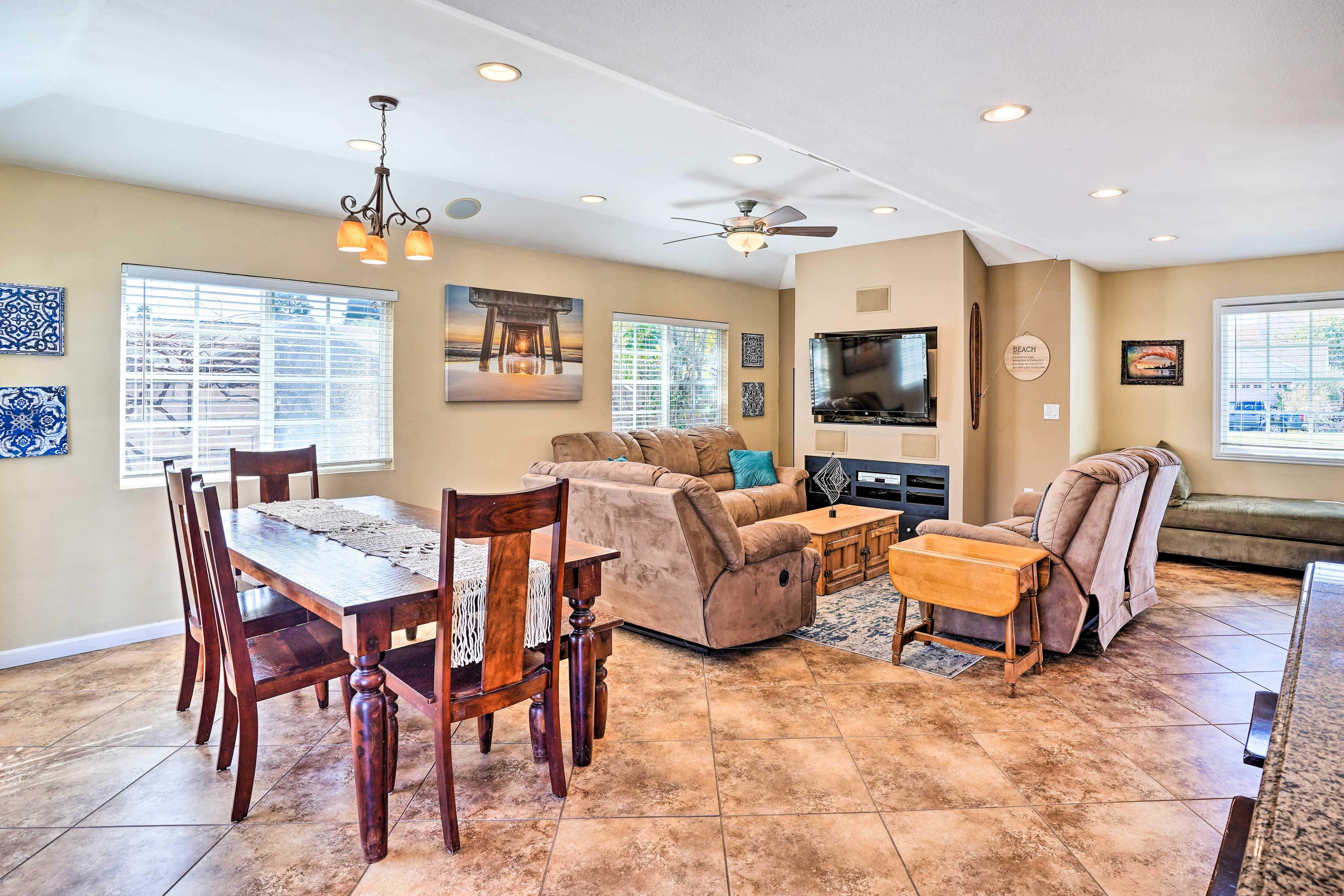 Living Room | Dining Area