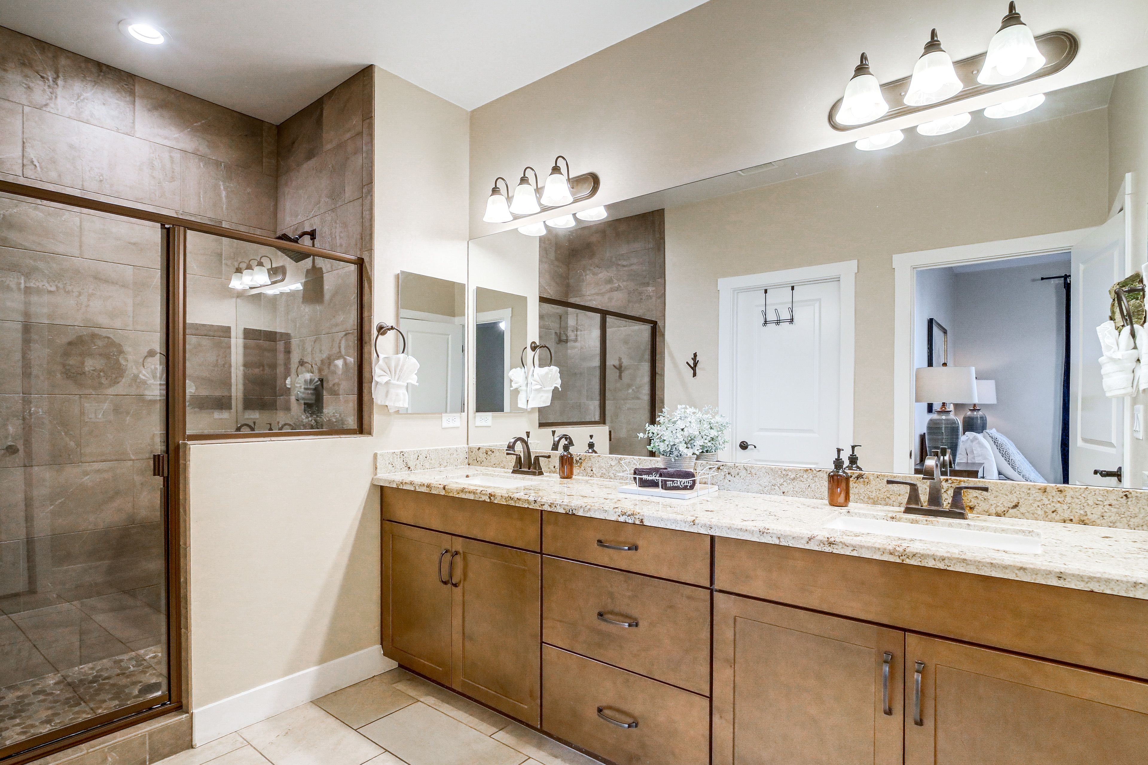 En-Suite Bathroom | Complimentary Toiletries | Hair Dryers | Towels Provided