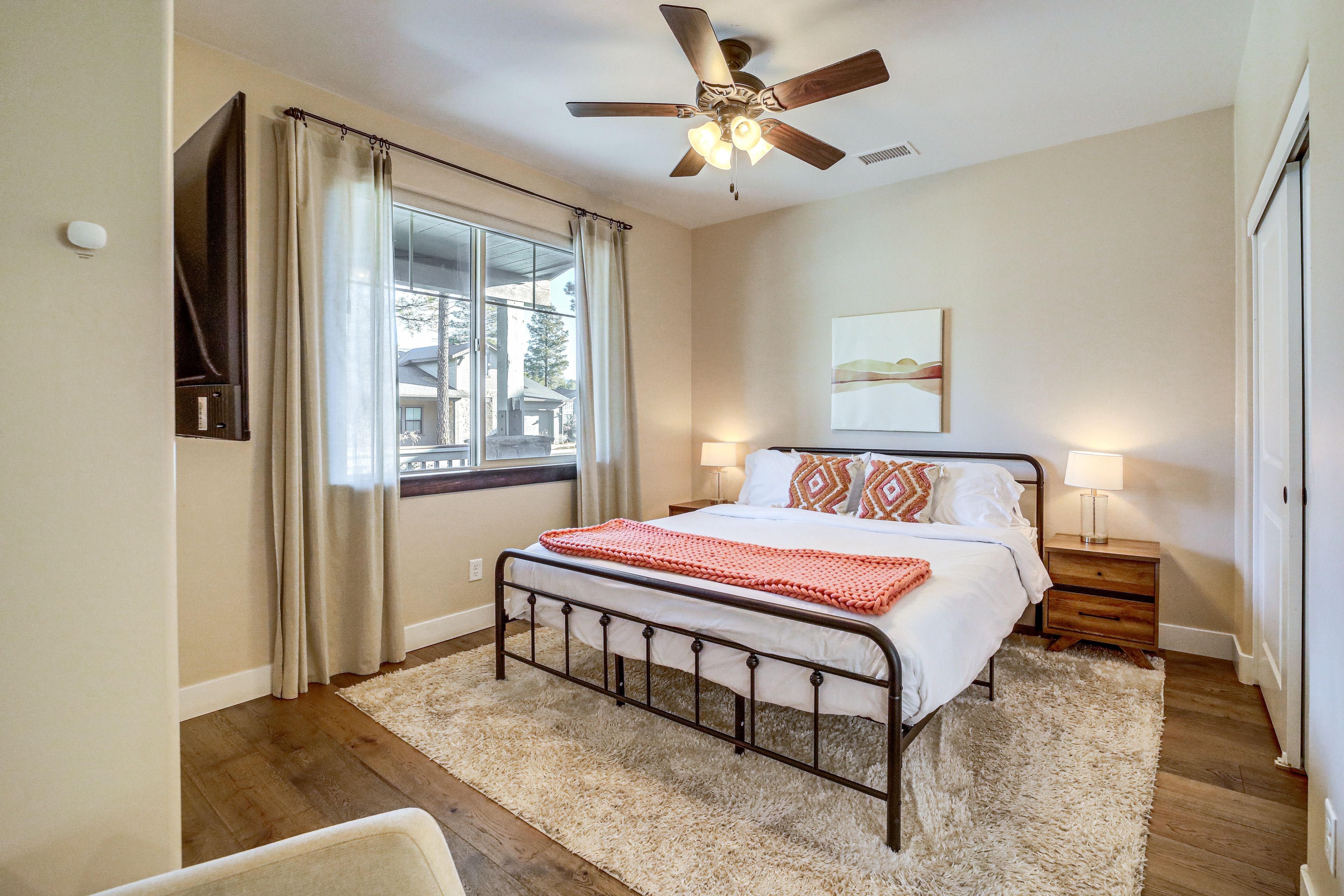 Bedroom 2 | King Bed