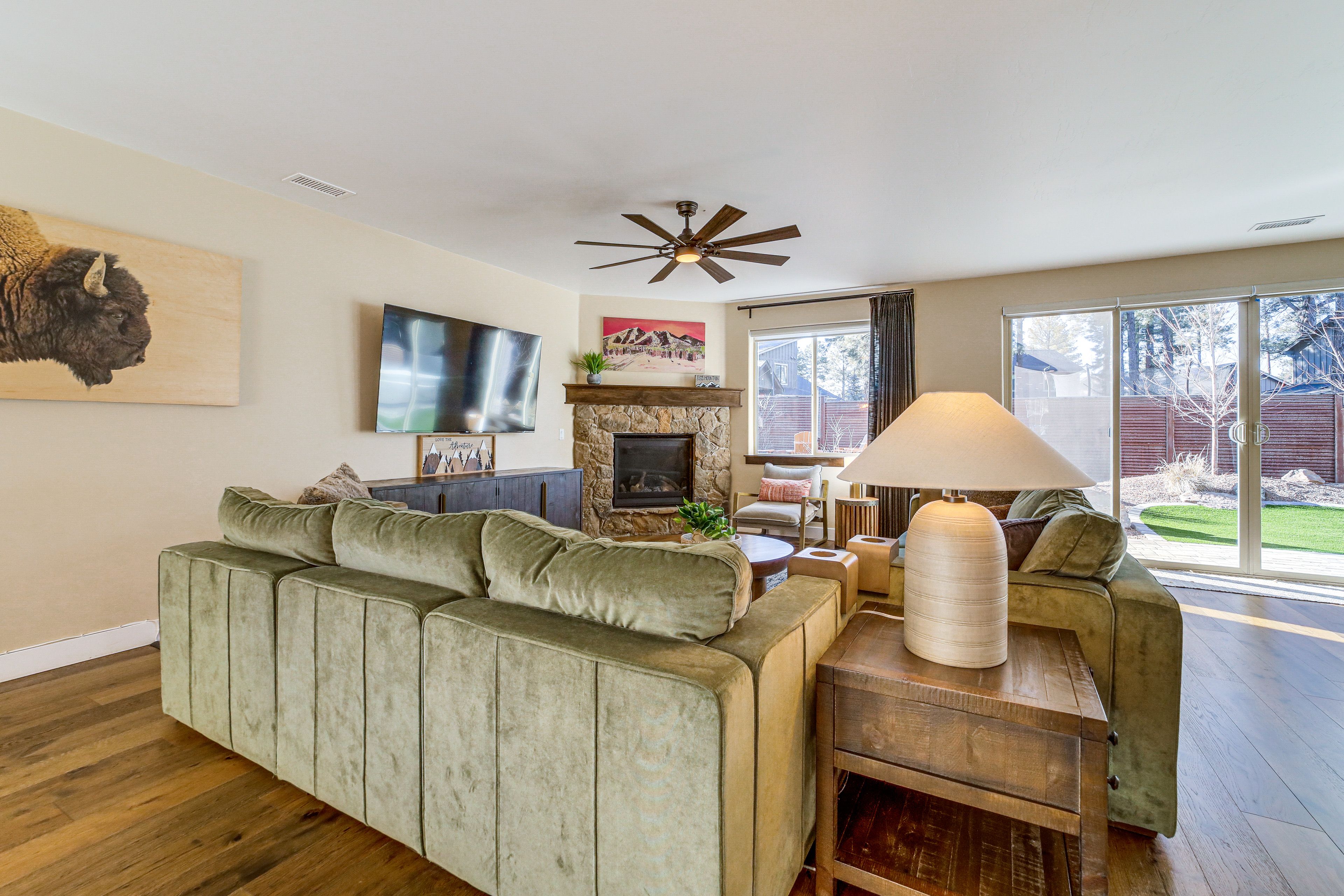 Living Room | Gas Fireplace | Smart TV w/ Youtube TV