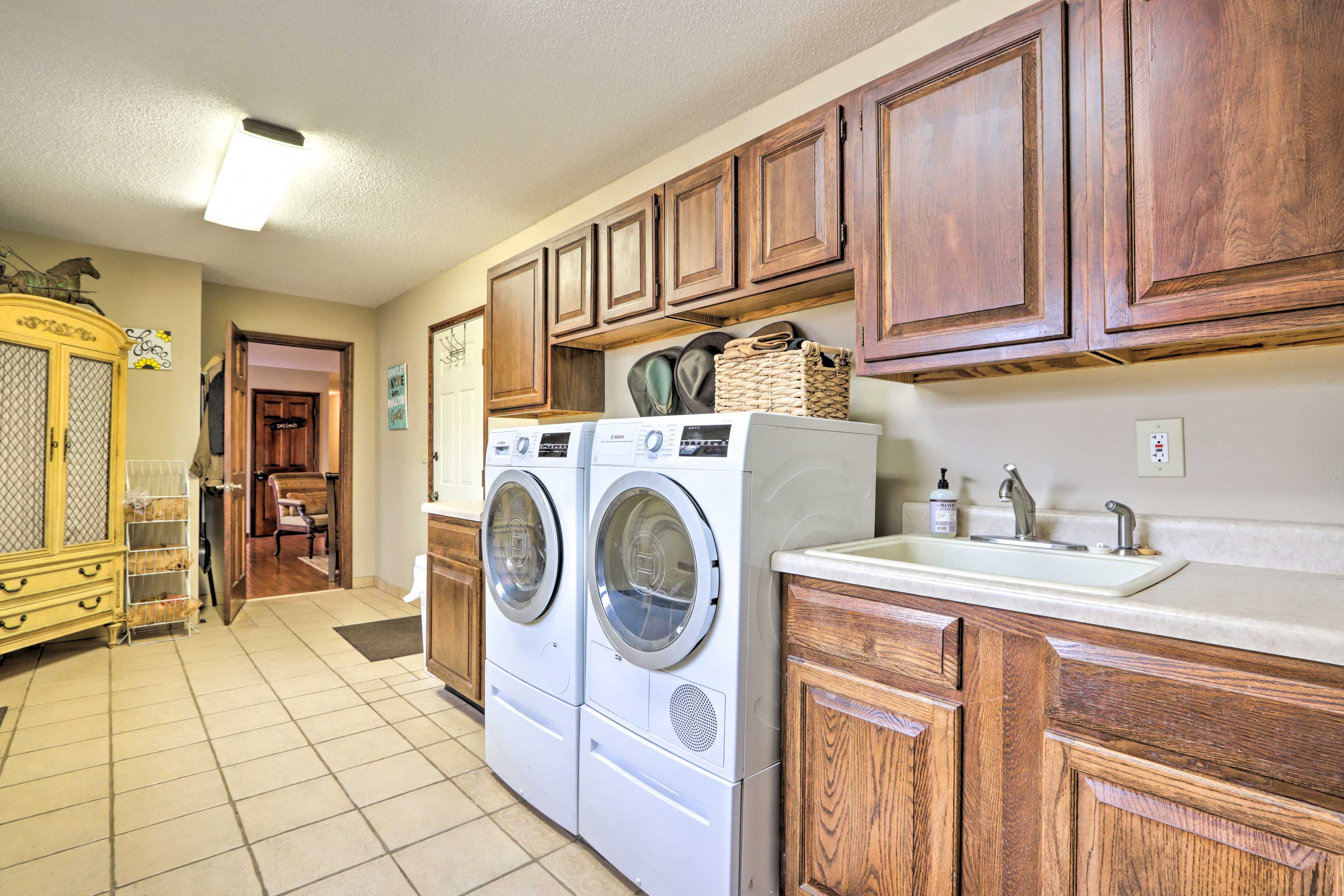 Laundry Room | Washer/Dryer | Utility Sink