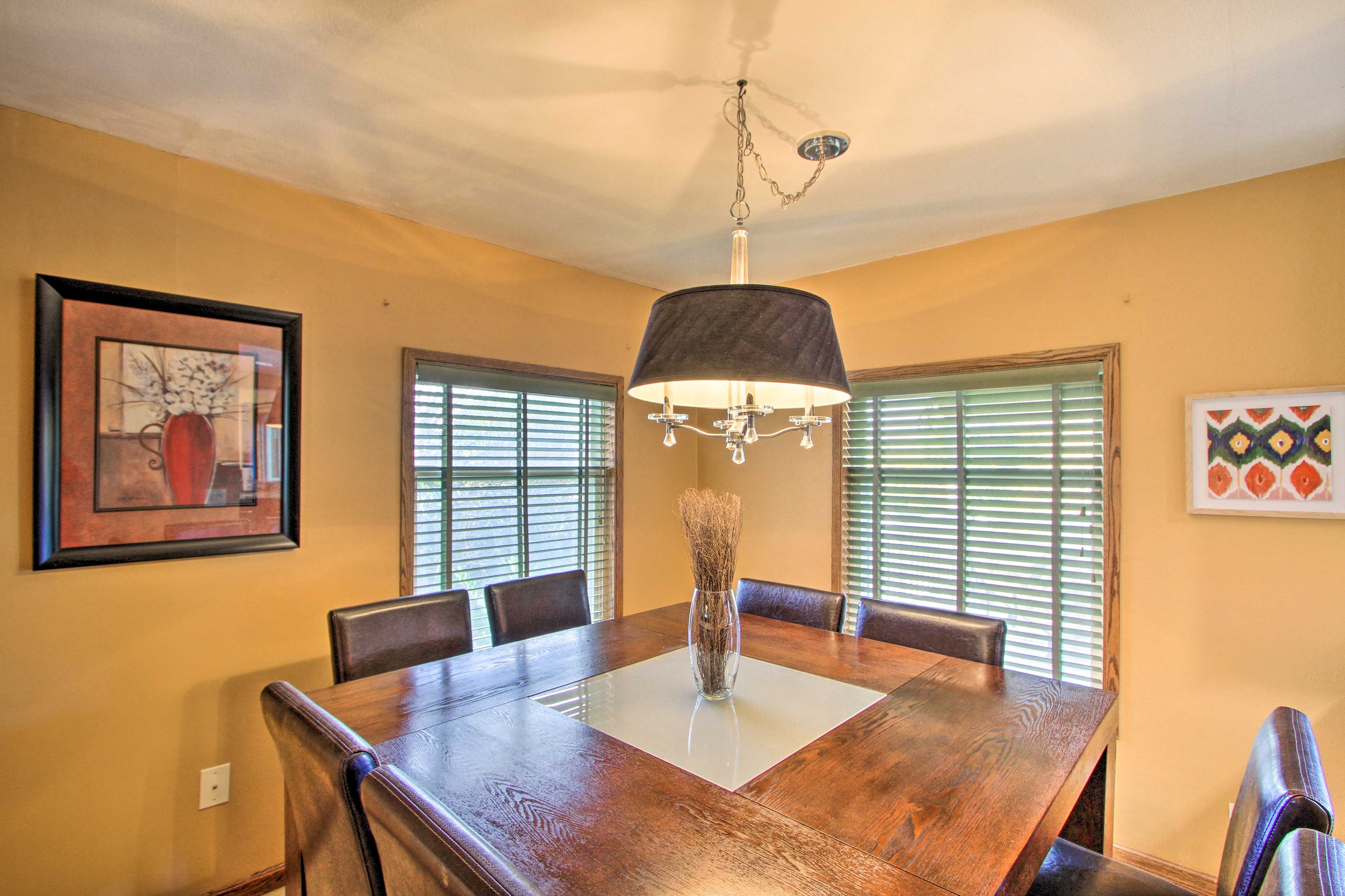 Dining Room | 1st Floor | Dishware/Flatware Provided