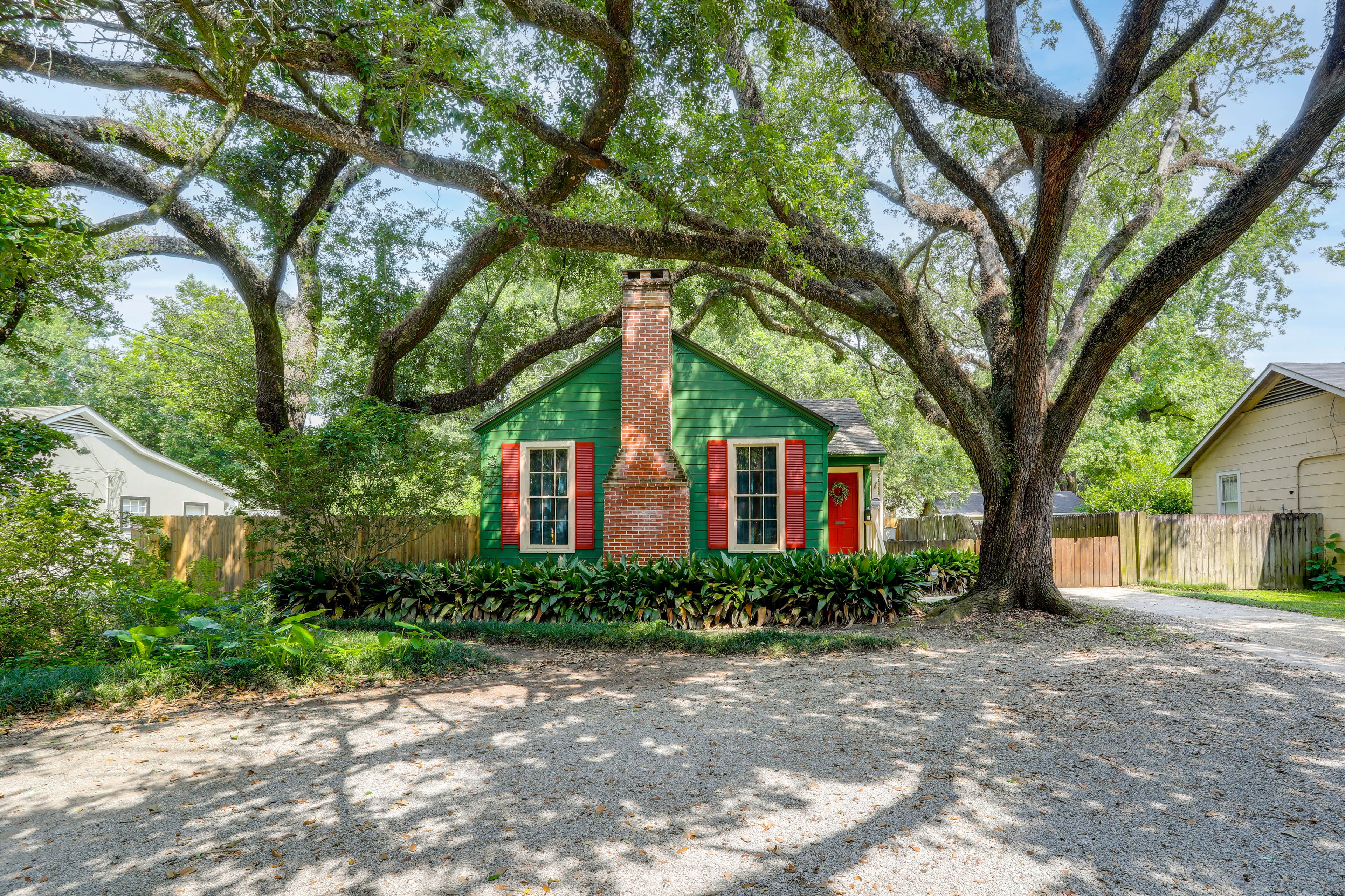 Baton Rouge Vacation Rental | 2BR | 2BA | 1,414 Sq Ft