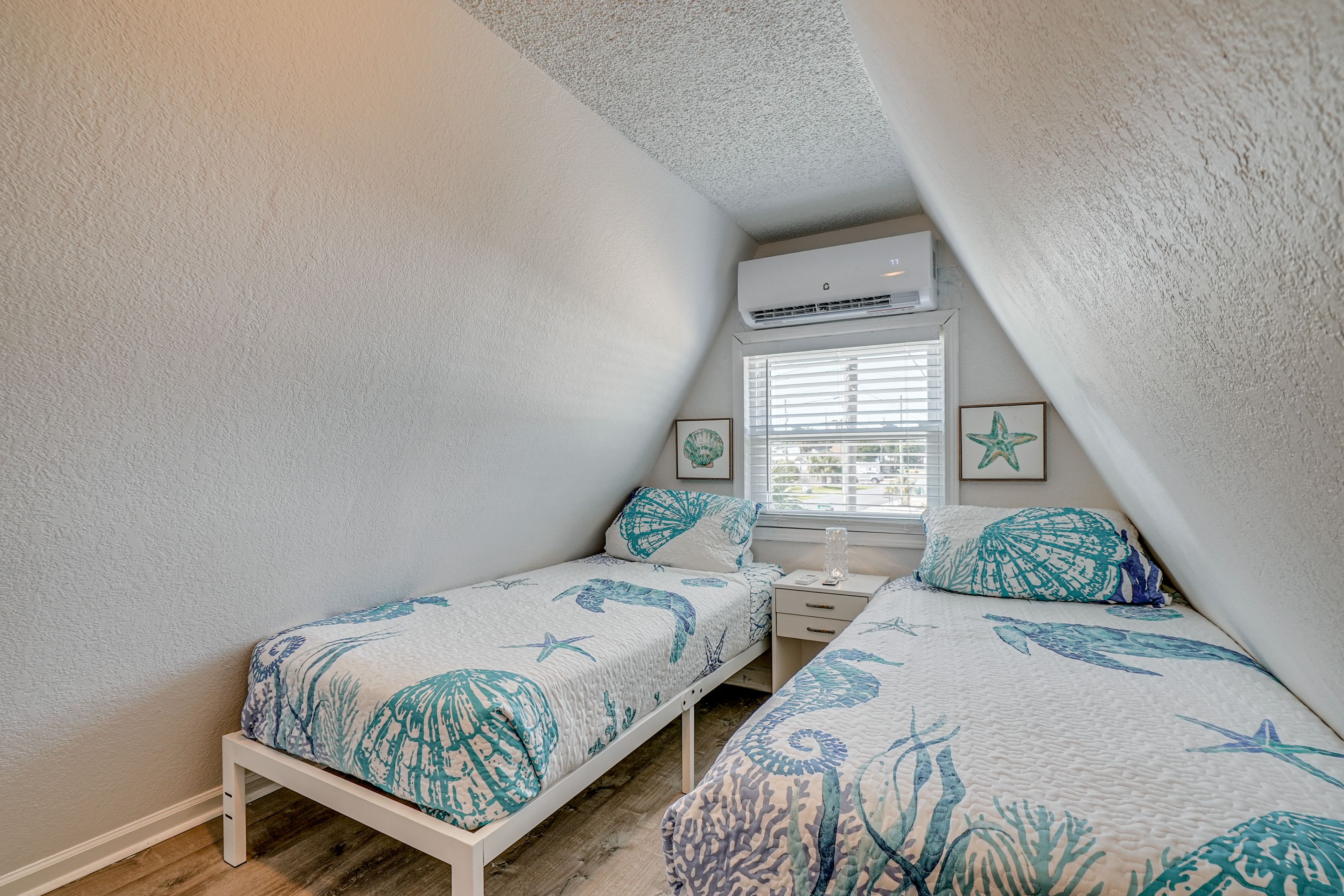 Bedroom 3 | Upper Level | 2 Twin Beds