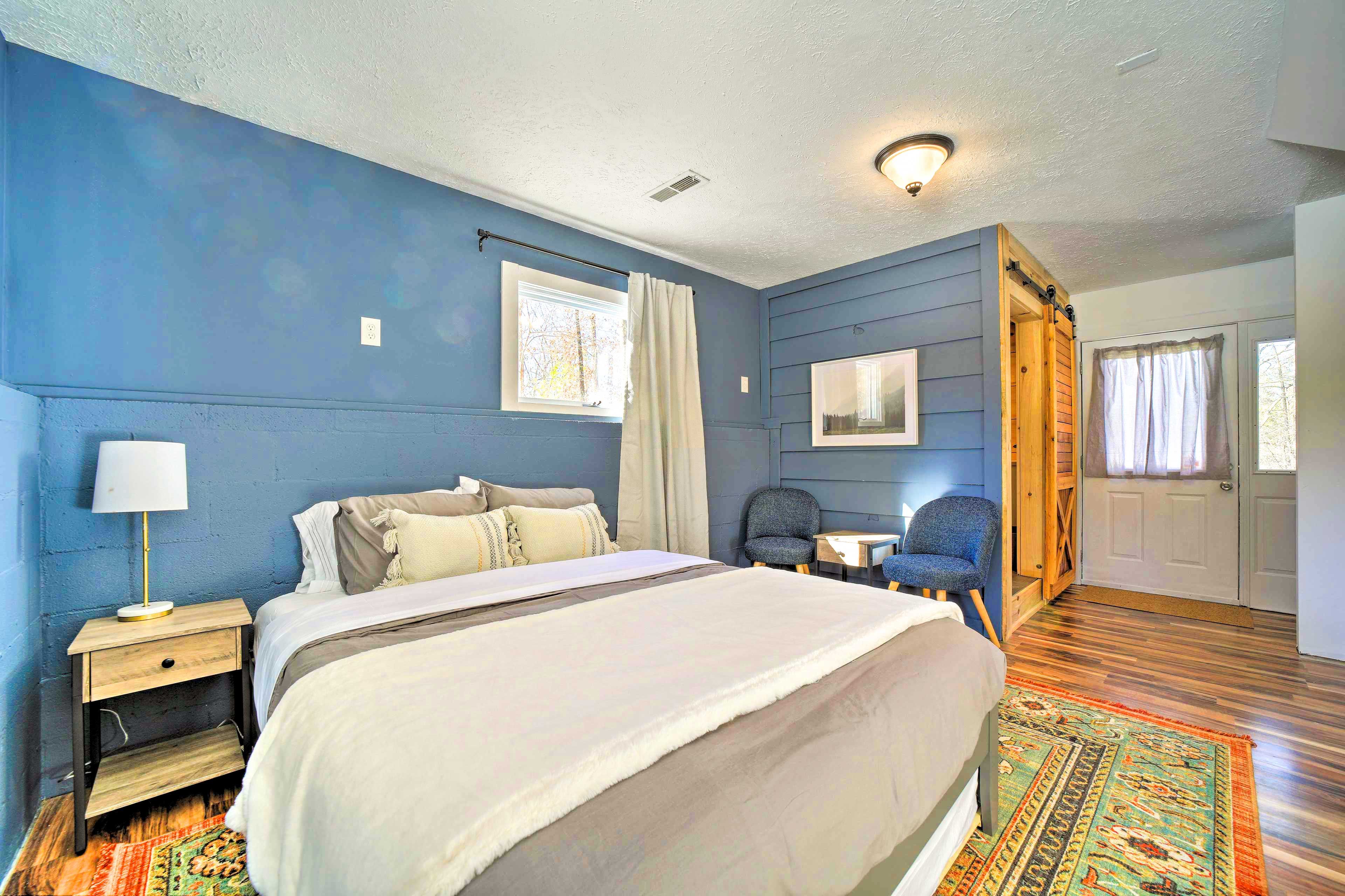 Bedroom 3 | Back Door